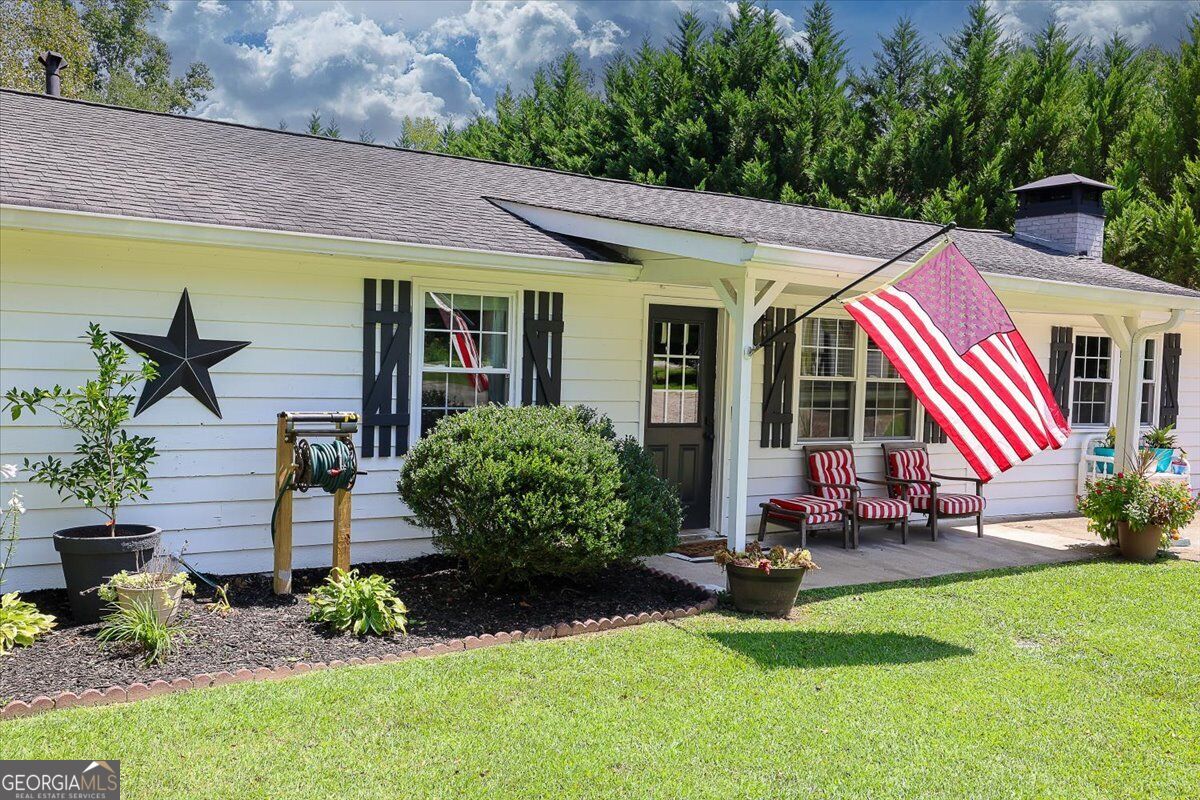 7590 Post Road Property Photo 2