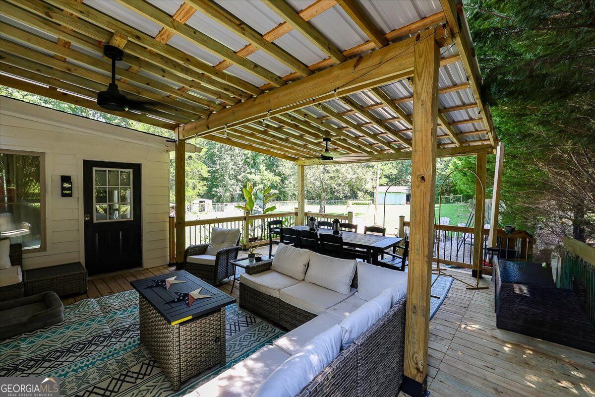 7590 Post Road Property Photo 13