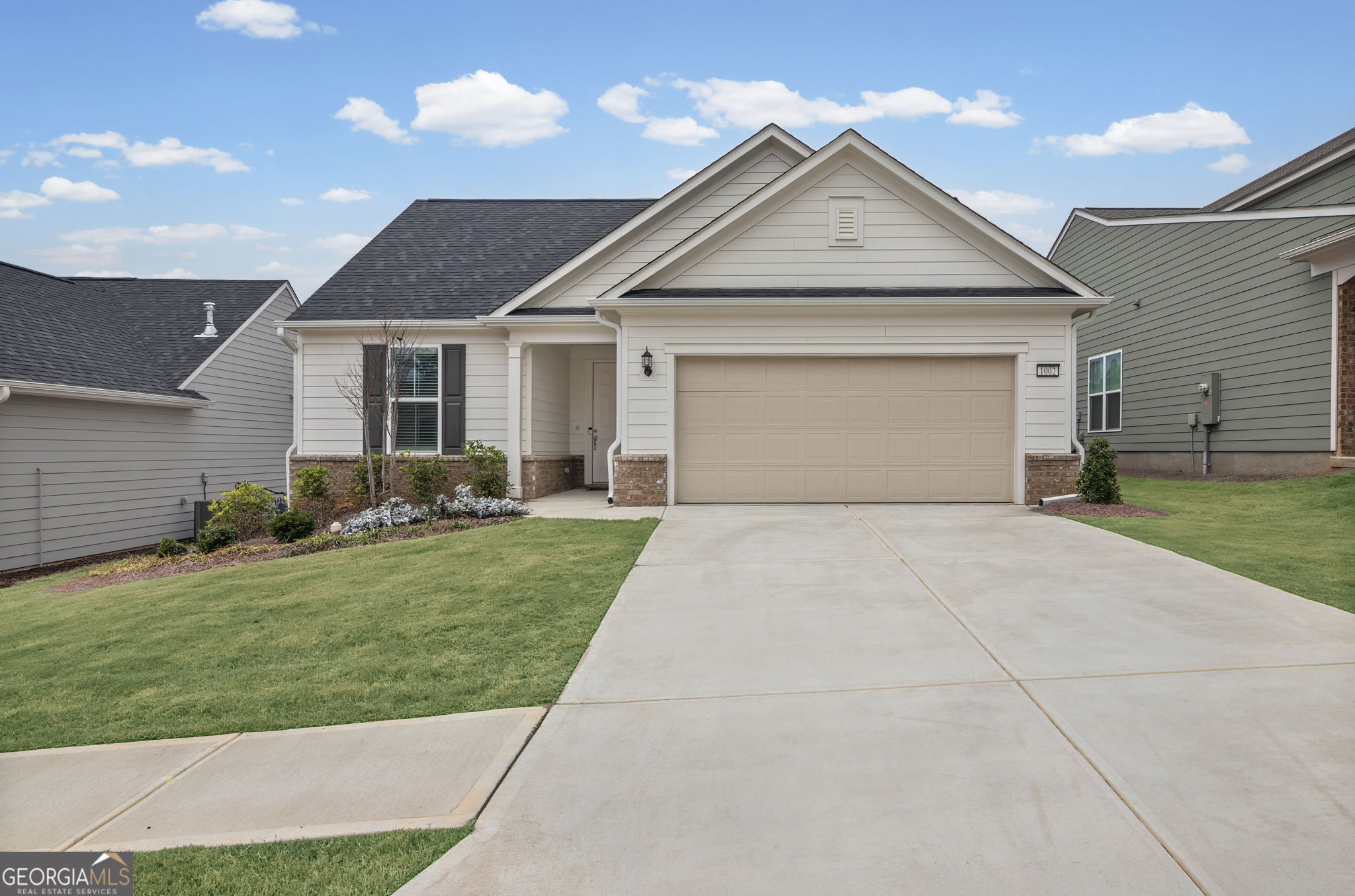 1002 Dirr Drive Property Photo 1