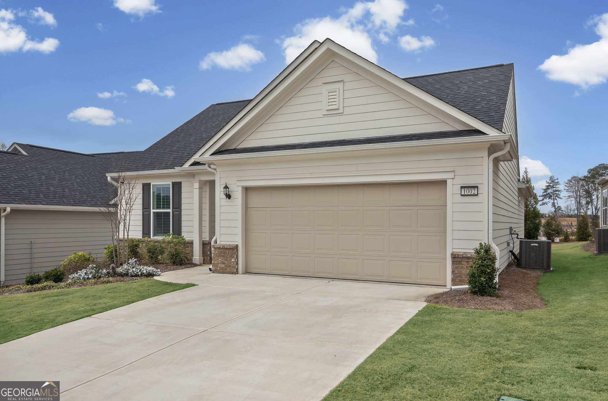 1002 Dirr Drive Property Photo 3