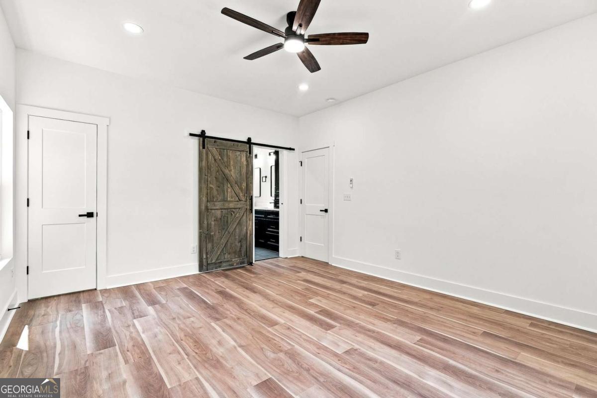 2847 Mitchell Place Property Photo 9