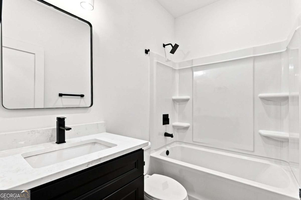 2847 Mitchell Place Property Photo 13