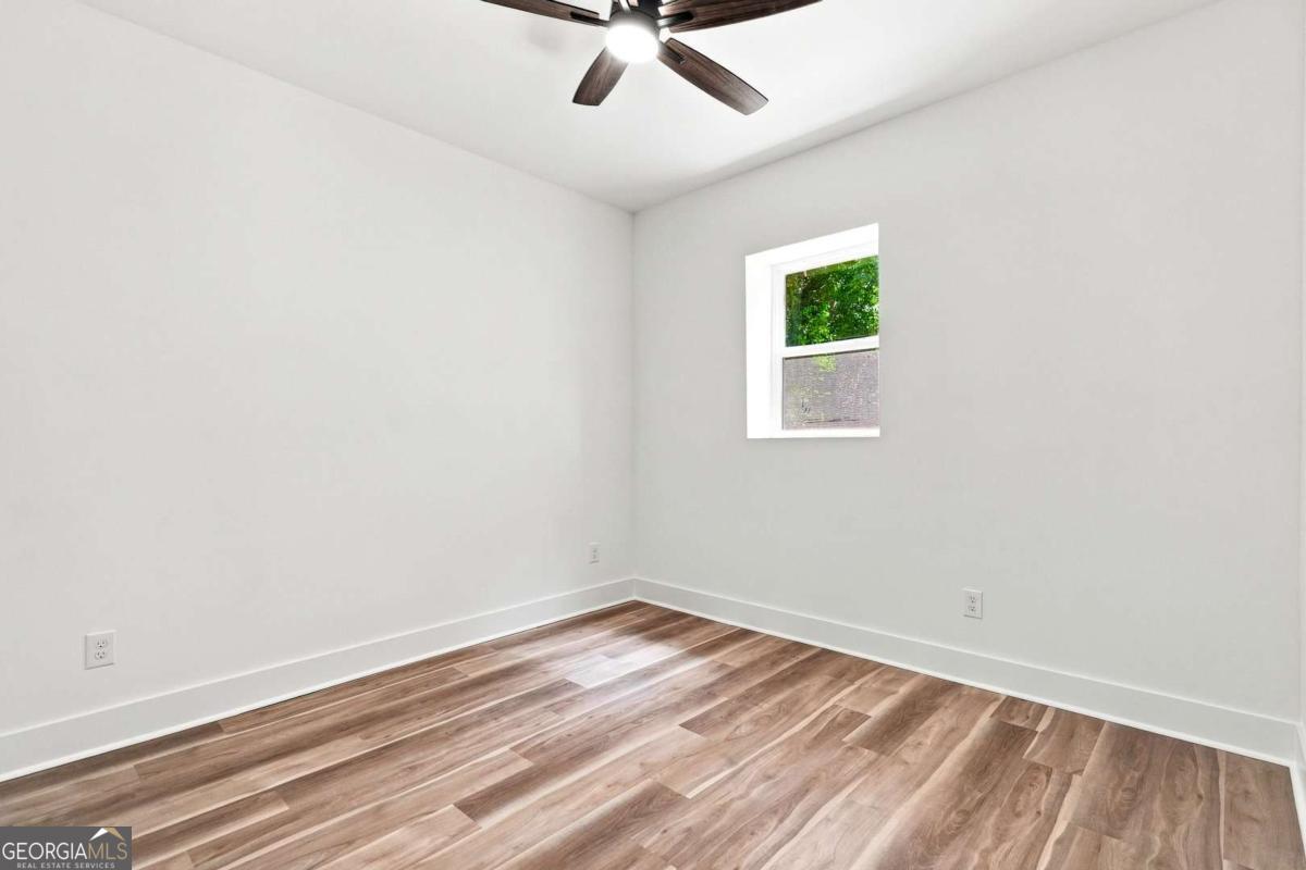 2847 Mitchell Place Property Photo 14