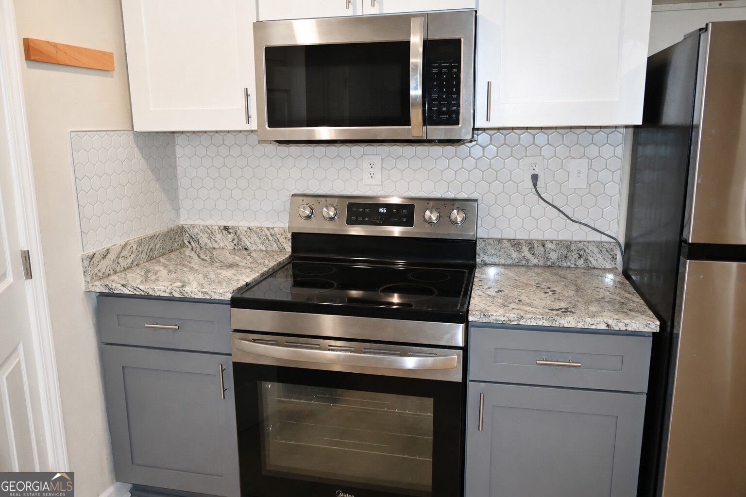 1923 Thompson Avenue # 2 Property Photo 4