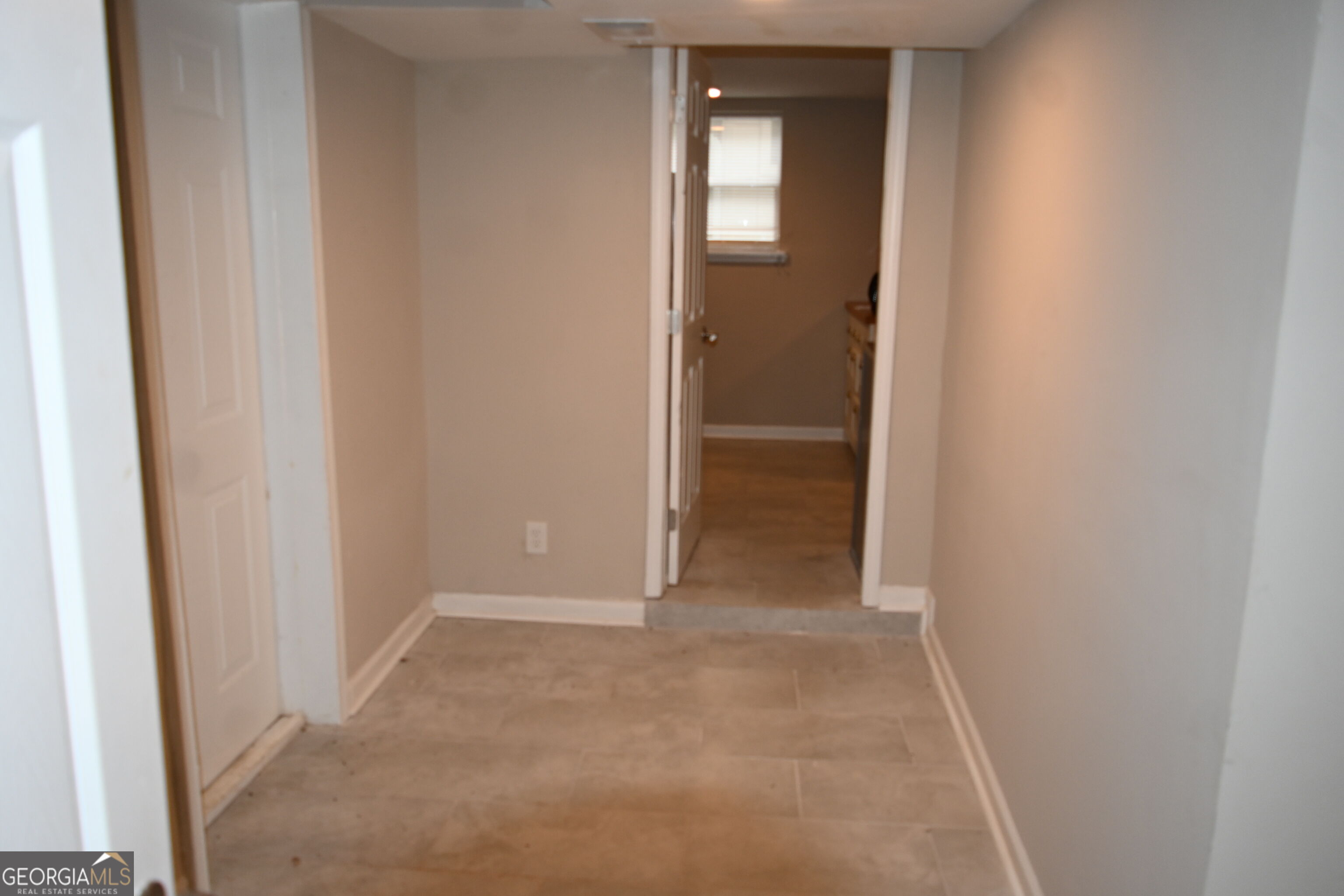 1923 Thompson Avenue # 2 Property Photo 18