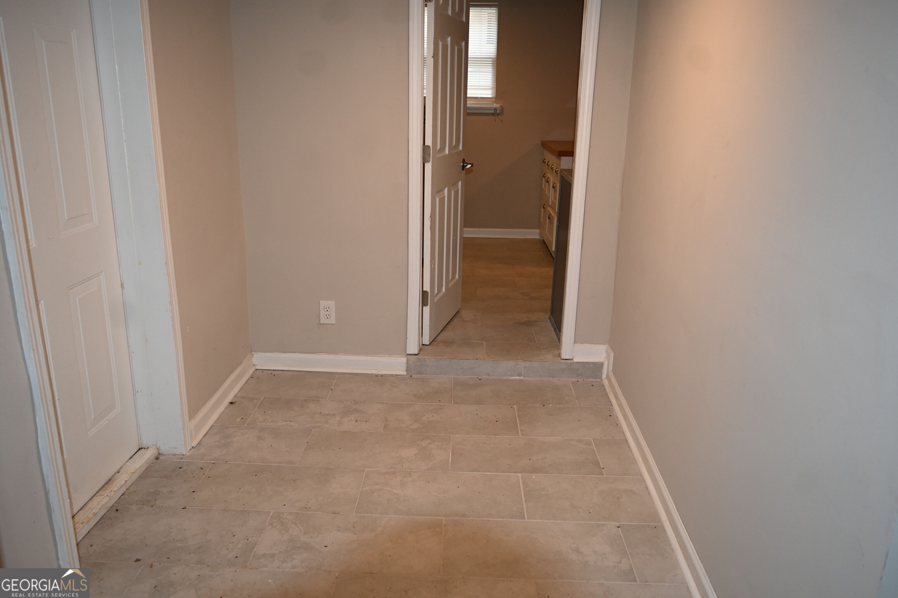 1923 Thompson Avenue # 2 Property Photo 24