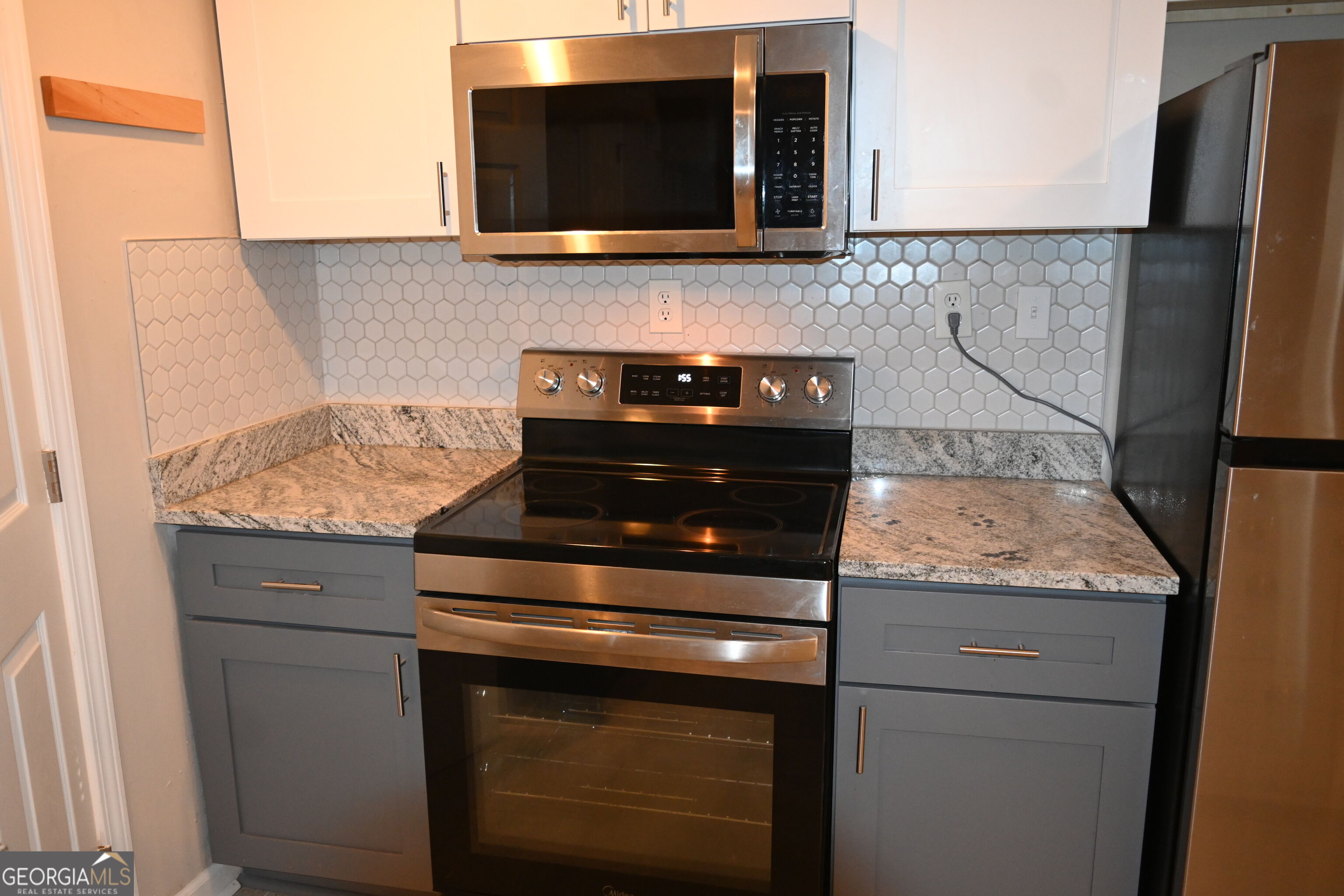 1923 Thompson Avenue # 2 Property Photo 29