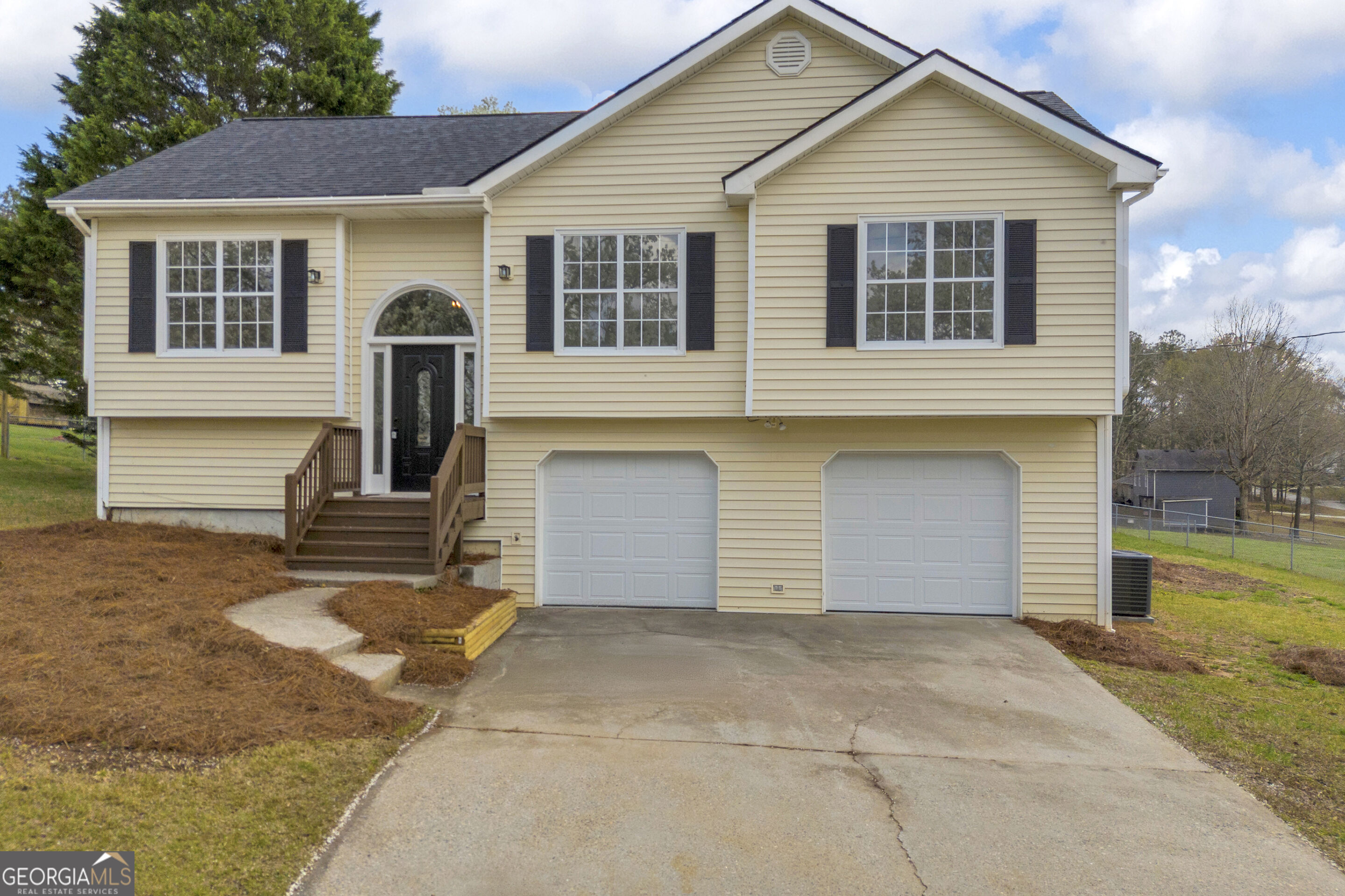 301 Jonaquil Avenue Property Photo 1
