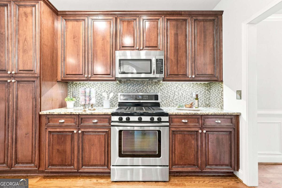 7350 Devonhall Way Property Photo 11