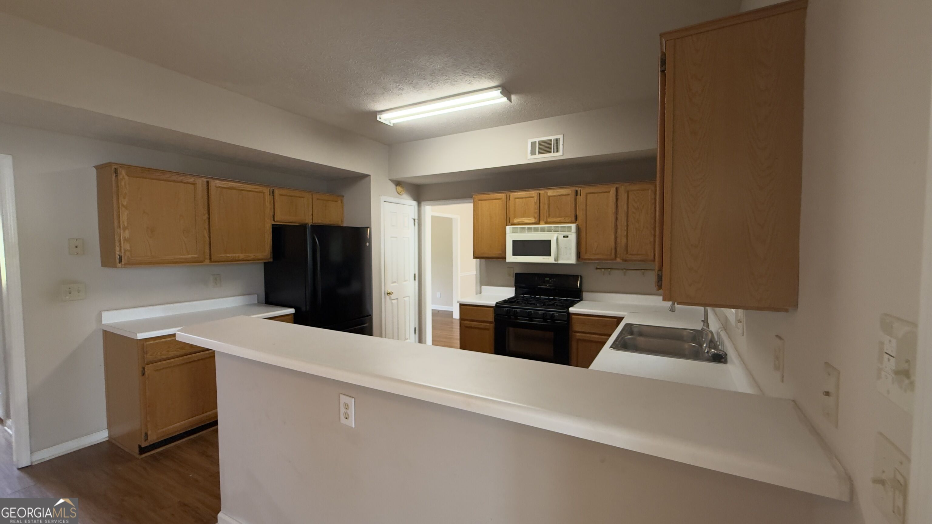 2042 Fox Hound Way Property Photo 5
