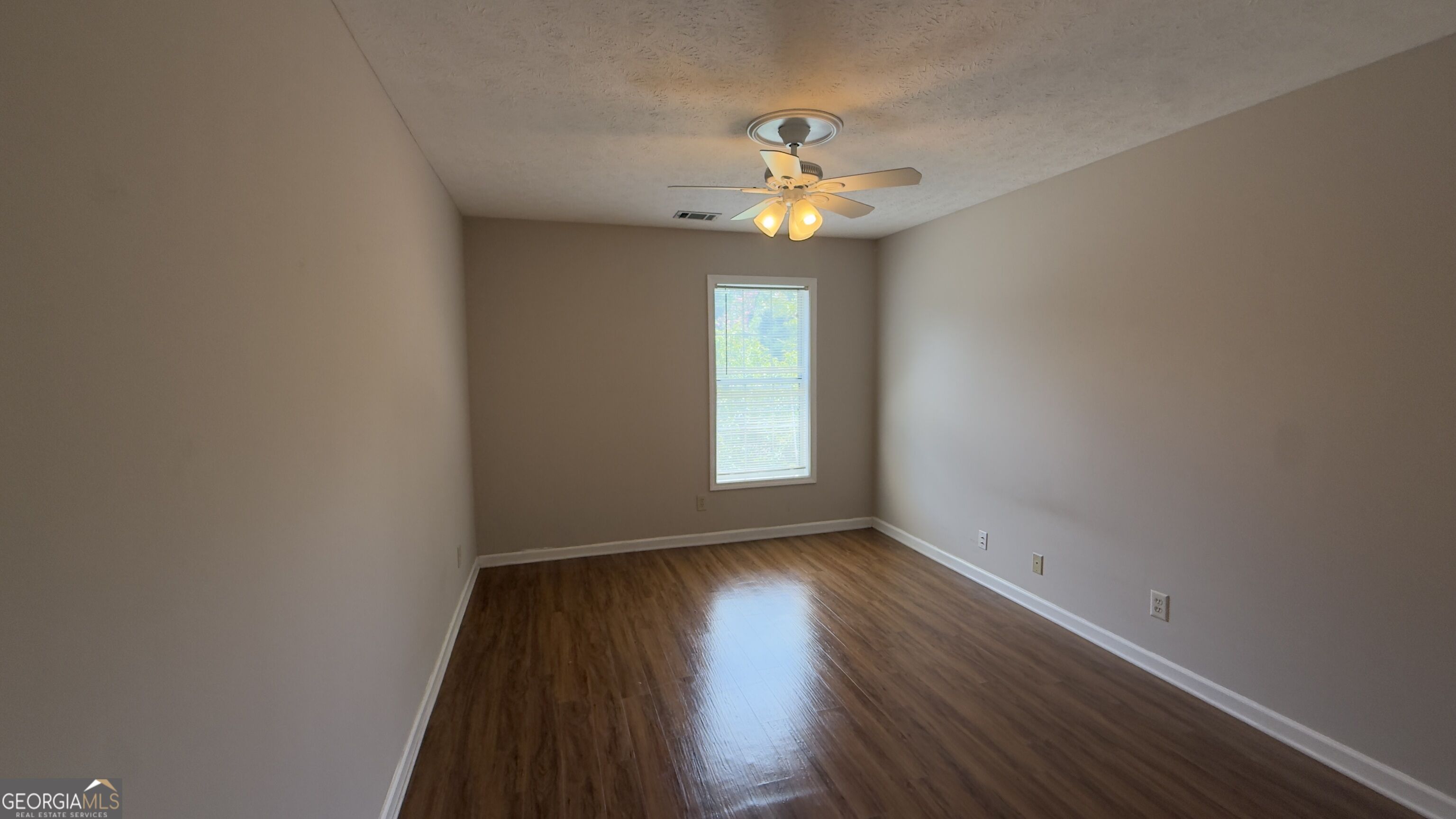 2042 Fox Hound Way Property Photo 10