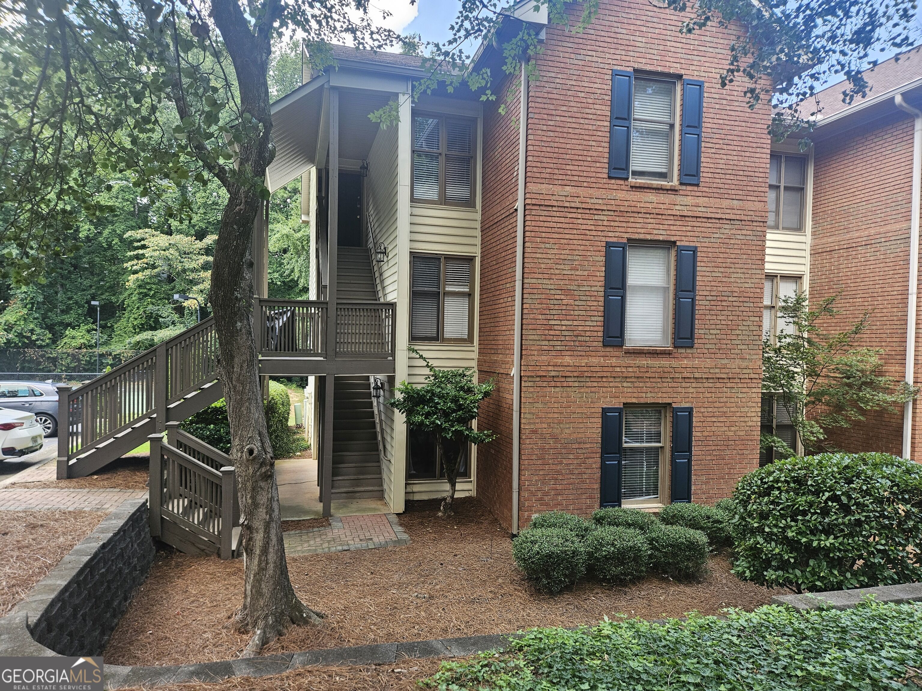 1101 Garden Court Property Photo 1