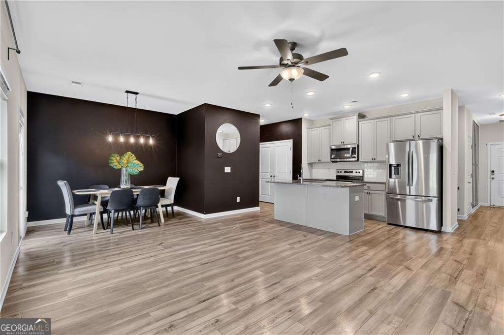 4711 Fairfax Drive Property Photo 11