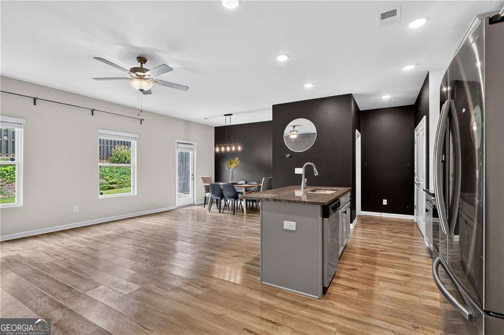 4711 Fairfax Drive Property Photo 12