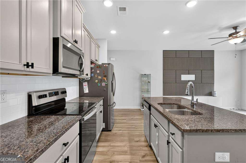 4711 Fairfax Drive Property Photo 18