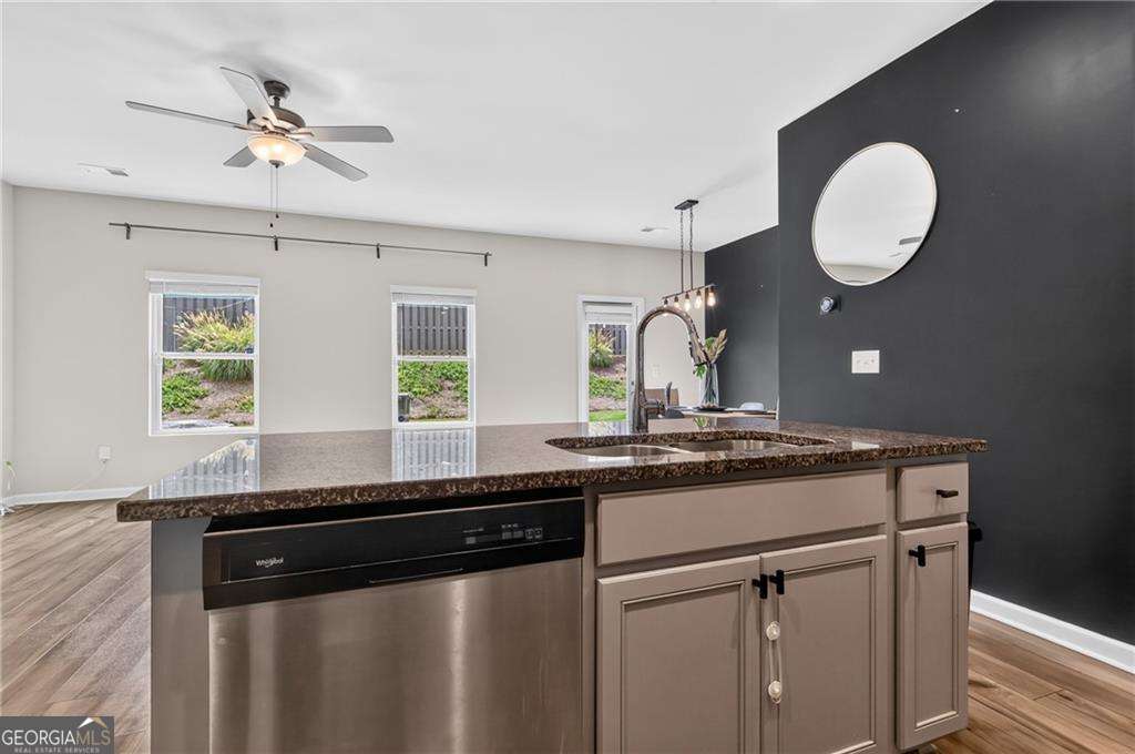 4711 Fairfax Drive Property Photo 20