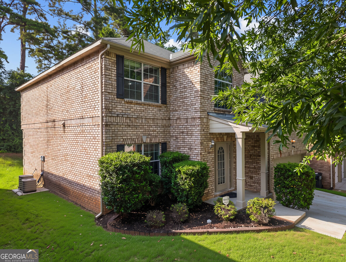 3781 Sunbridge Drive Property Photo 3