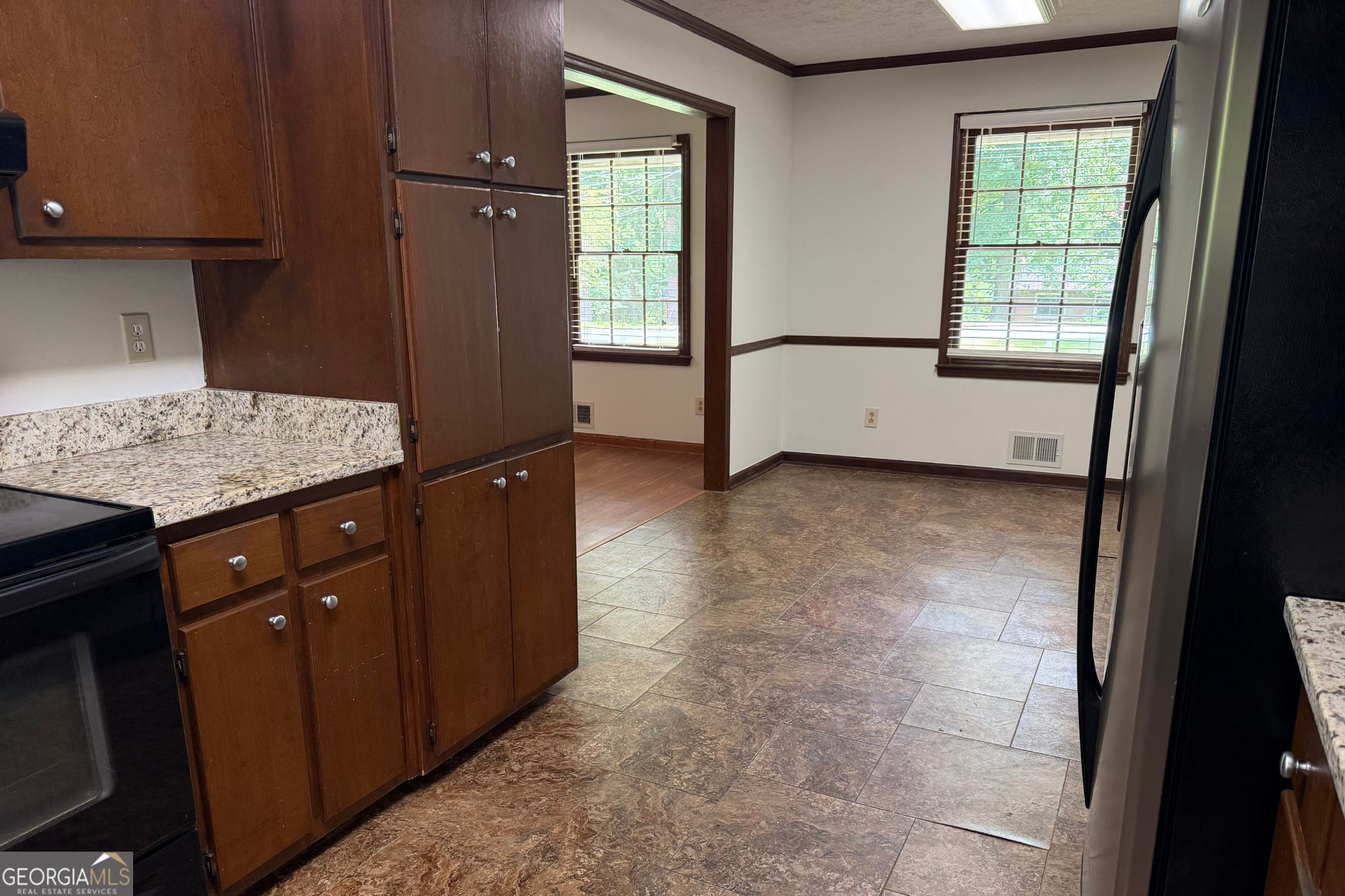 310 Sharon Drive Property Photo 9