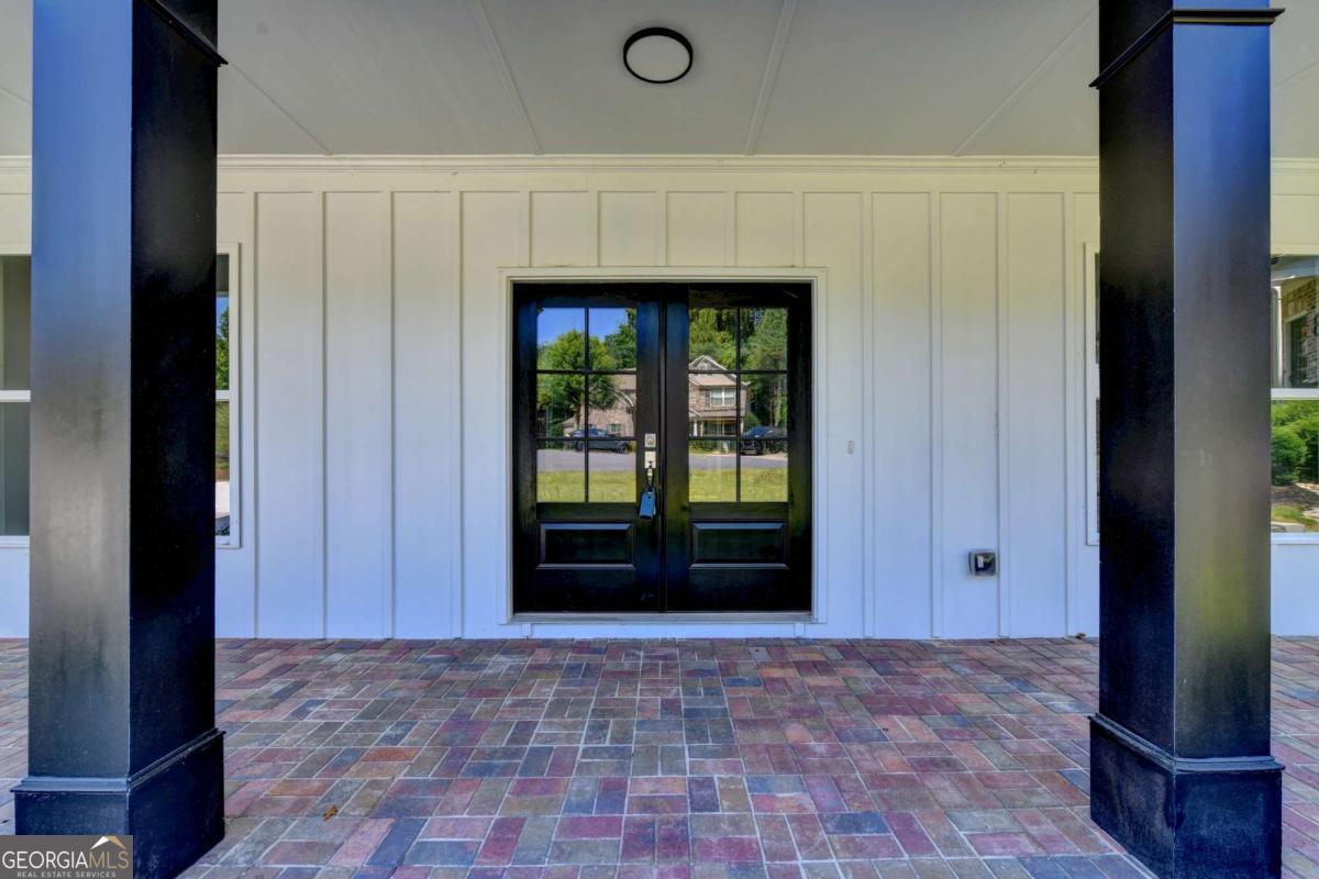 9135 Fox Trail Lane Property Photo 1