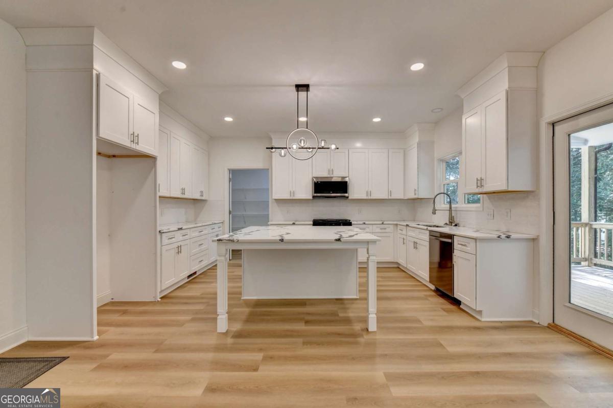 9135 Fox Trail Lane Property Photo 16