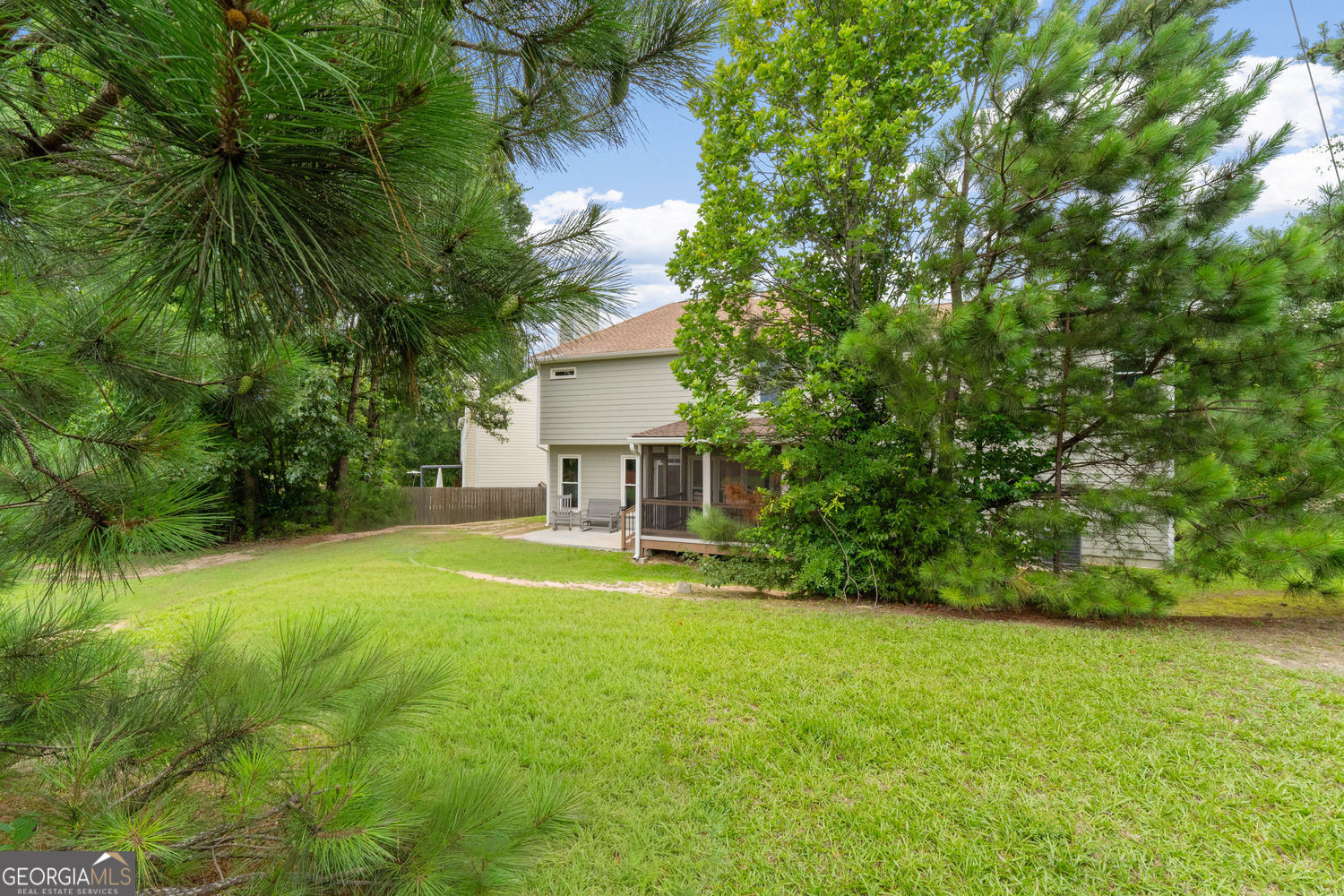 2057 Devonhurst Drive Property Photo 2
