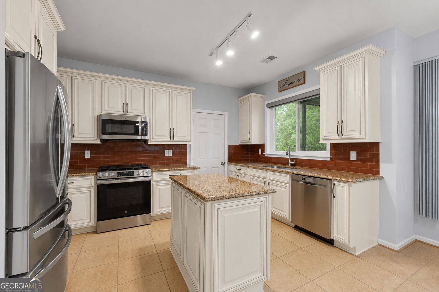 2057 Devonhurst Drive Property Photo 10
