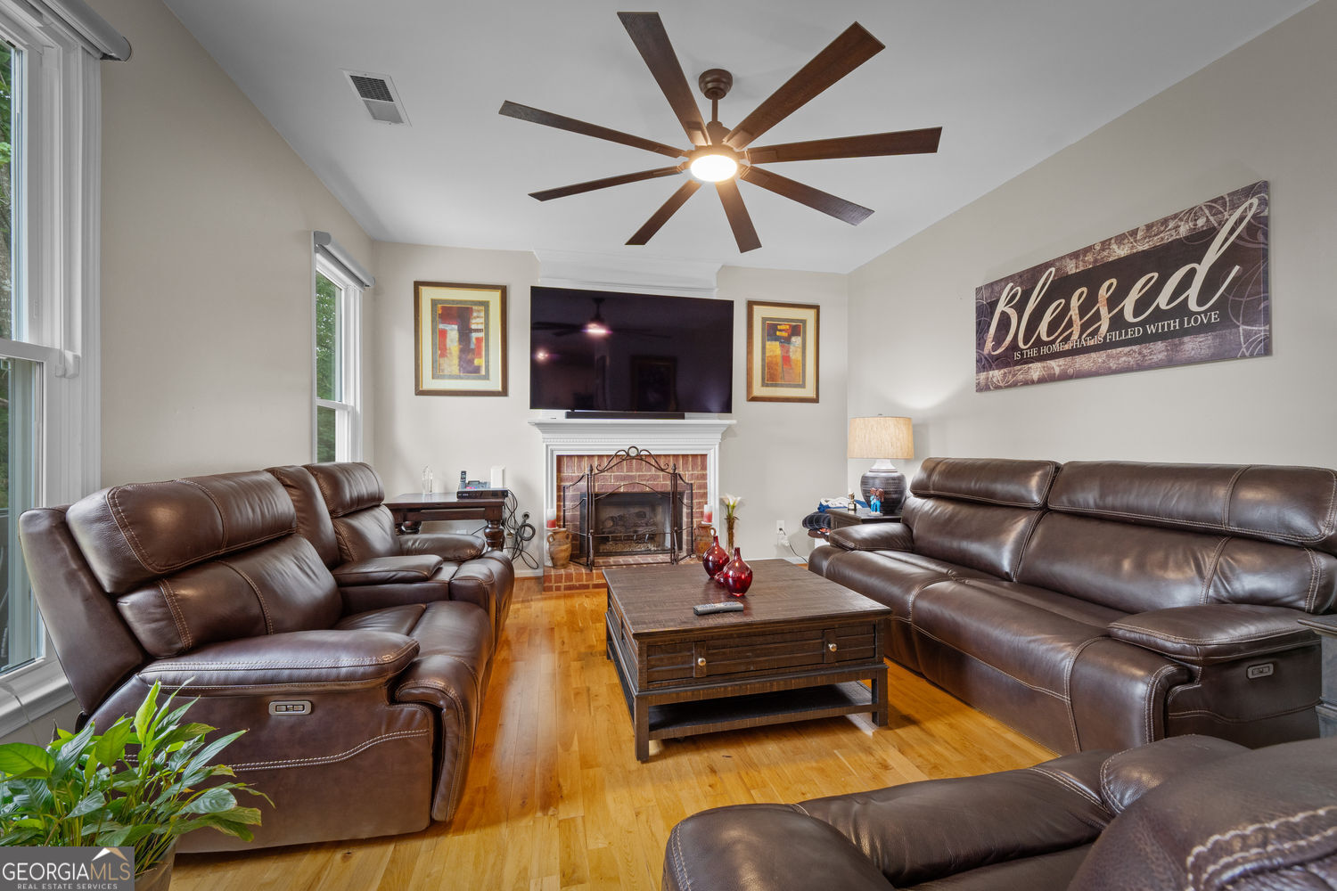2057 Devonhurst Drive Property Photo 15