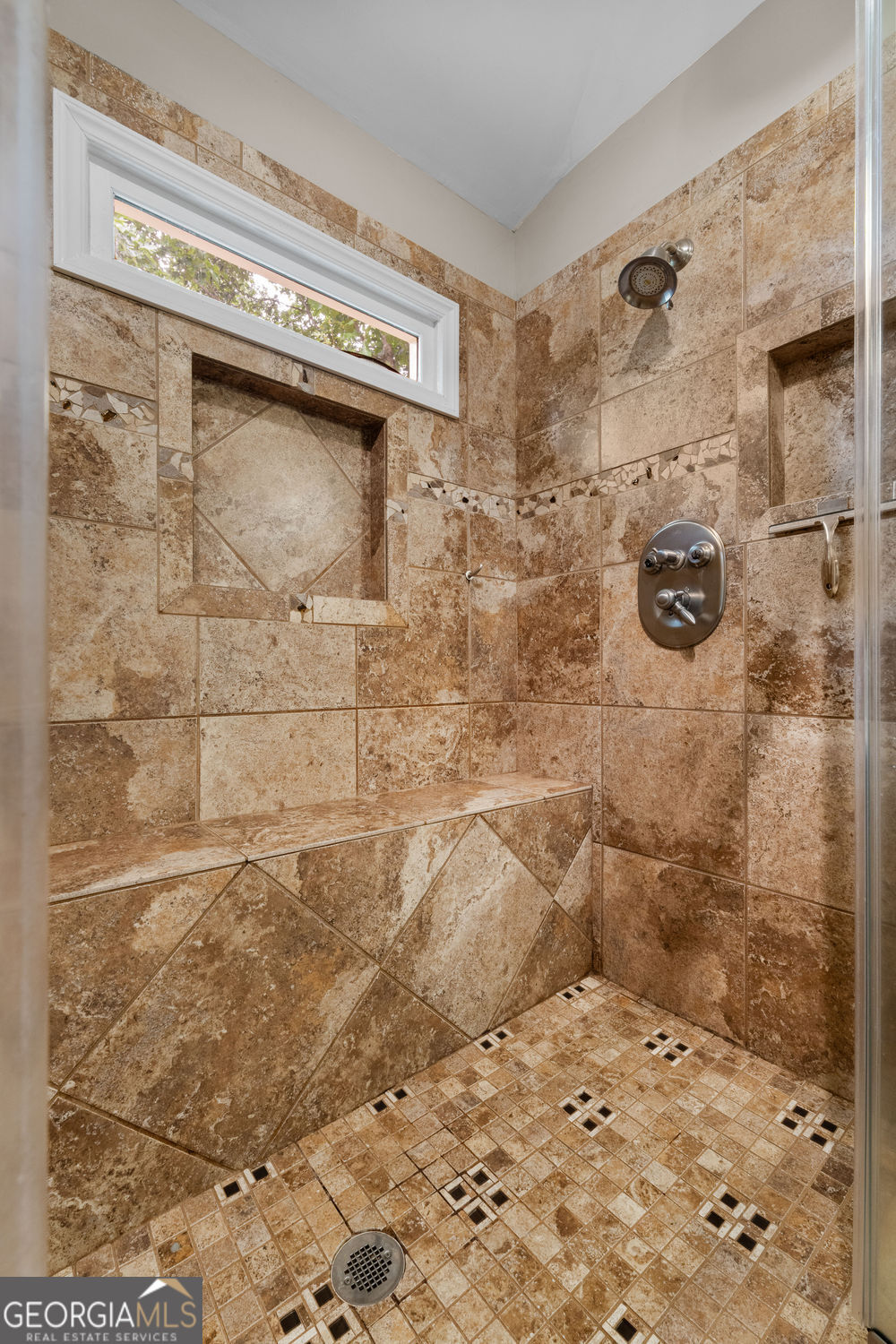 2057 Devonhurst Drive Property Photo 18