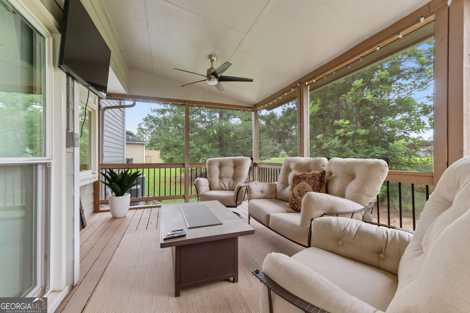 2057 Devonhurst Drive Property Photo 25