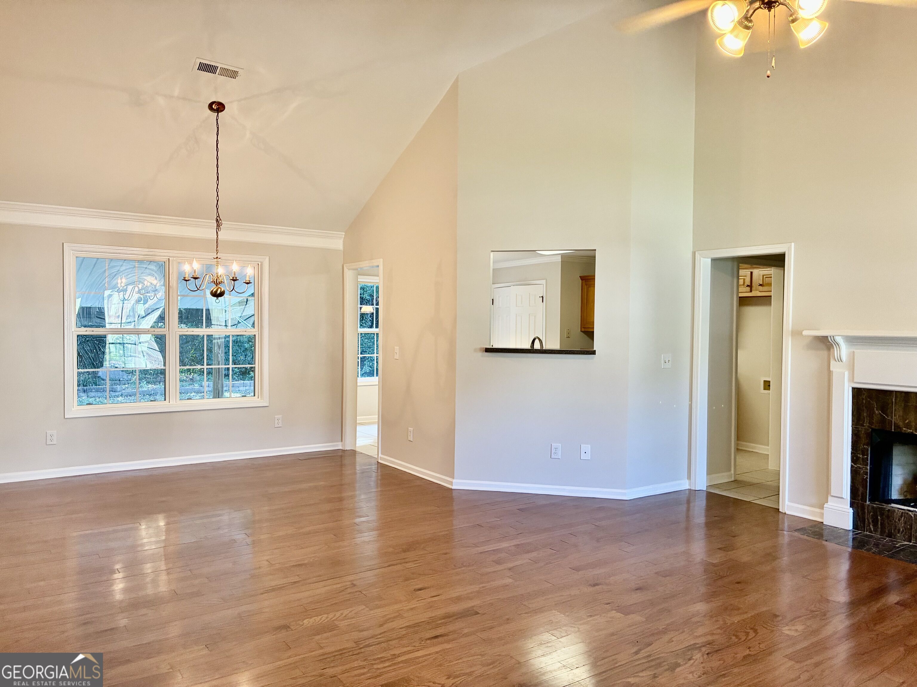 5 Foothills Drive Sw Property Photo 2