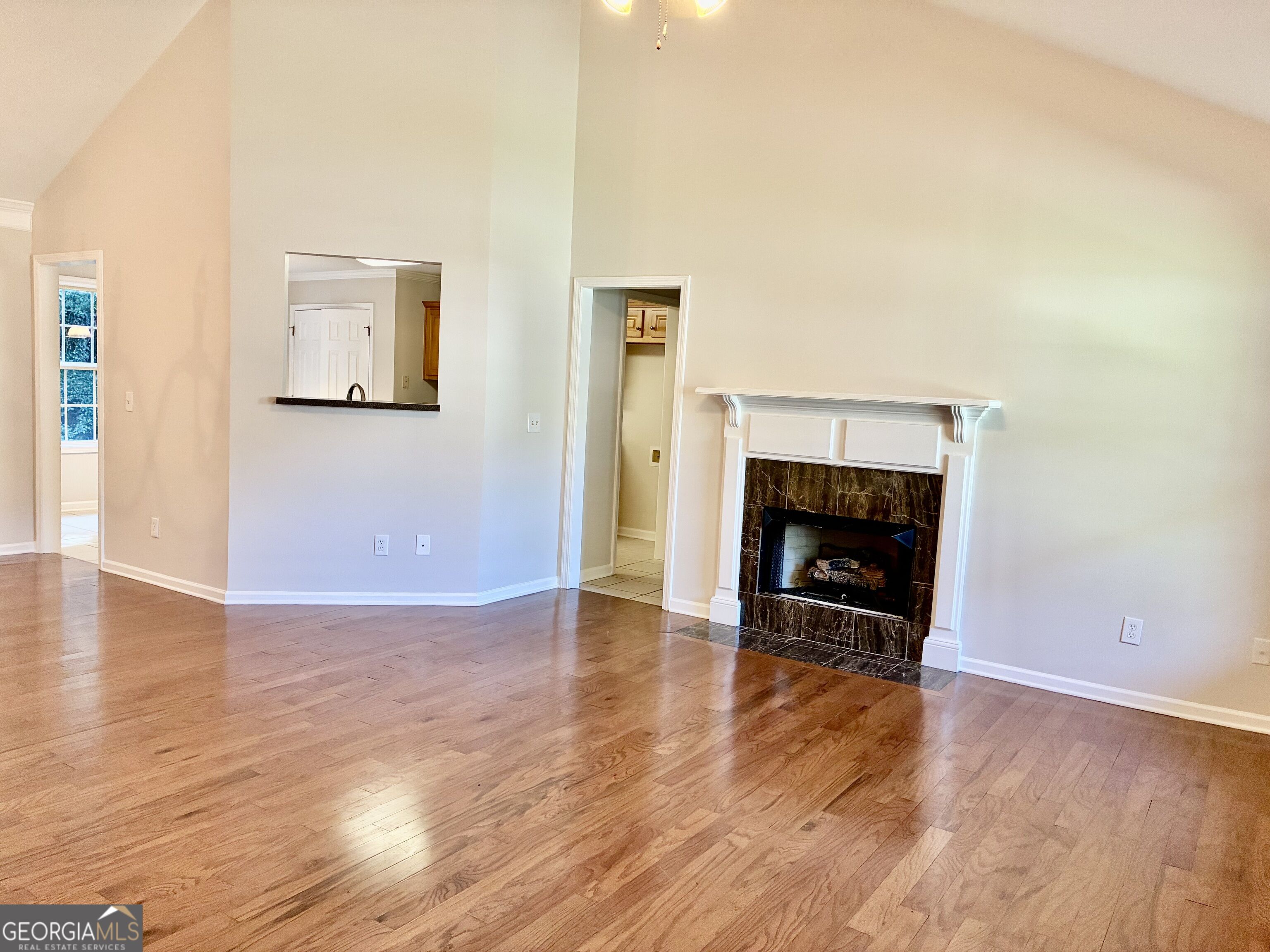 5 Foothills Drive Sw Property Photo 4