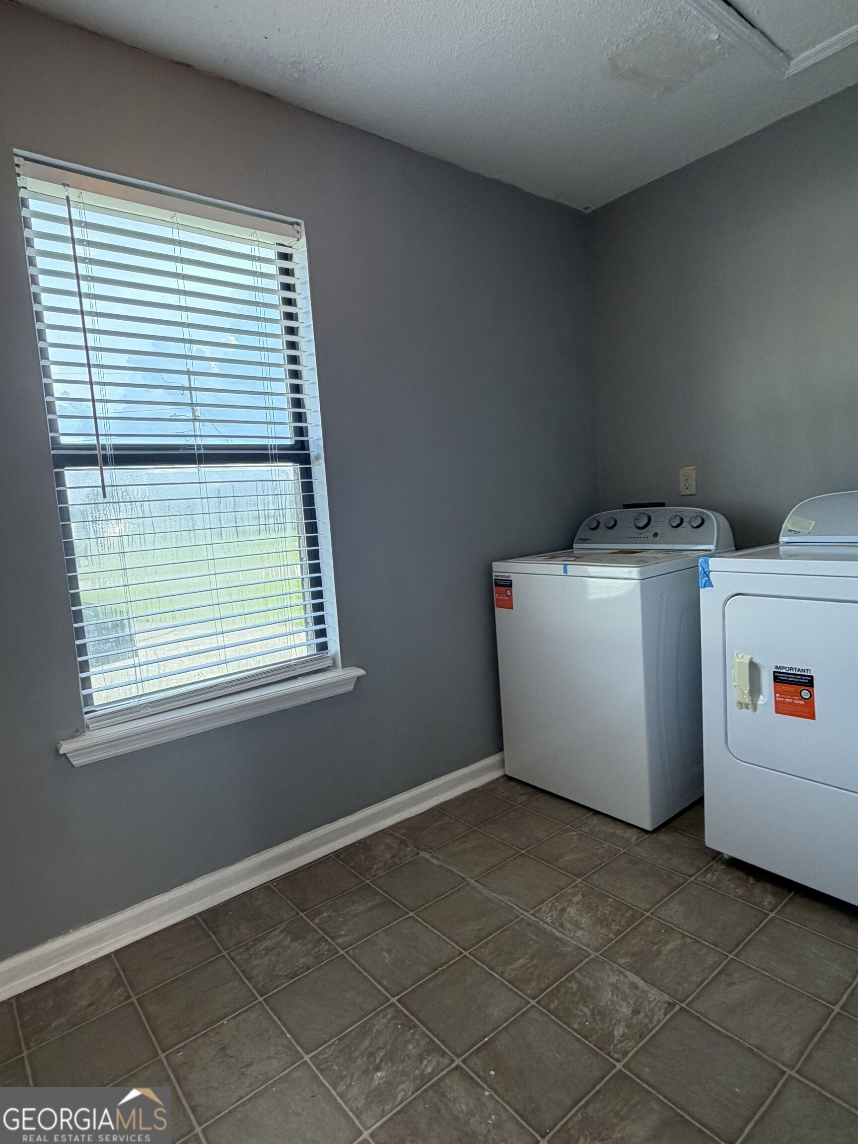2707 Tara Heights Court Property Photo 5