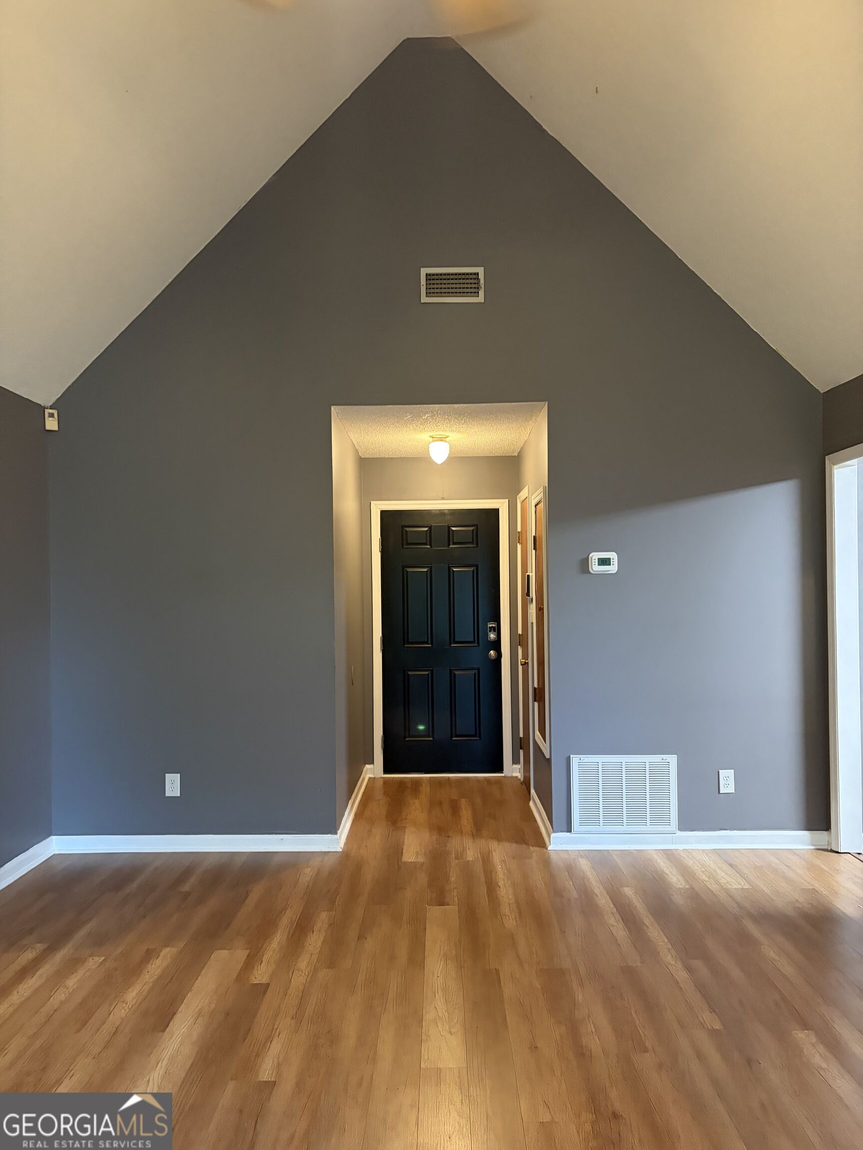 2707 Tara Heights Court Property Photo 7