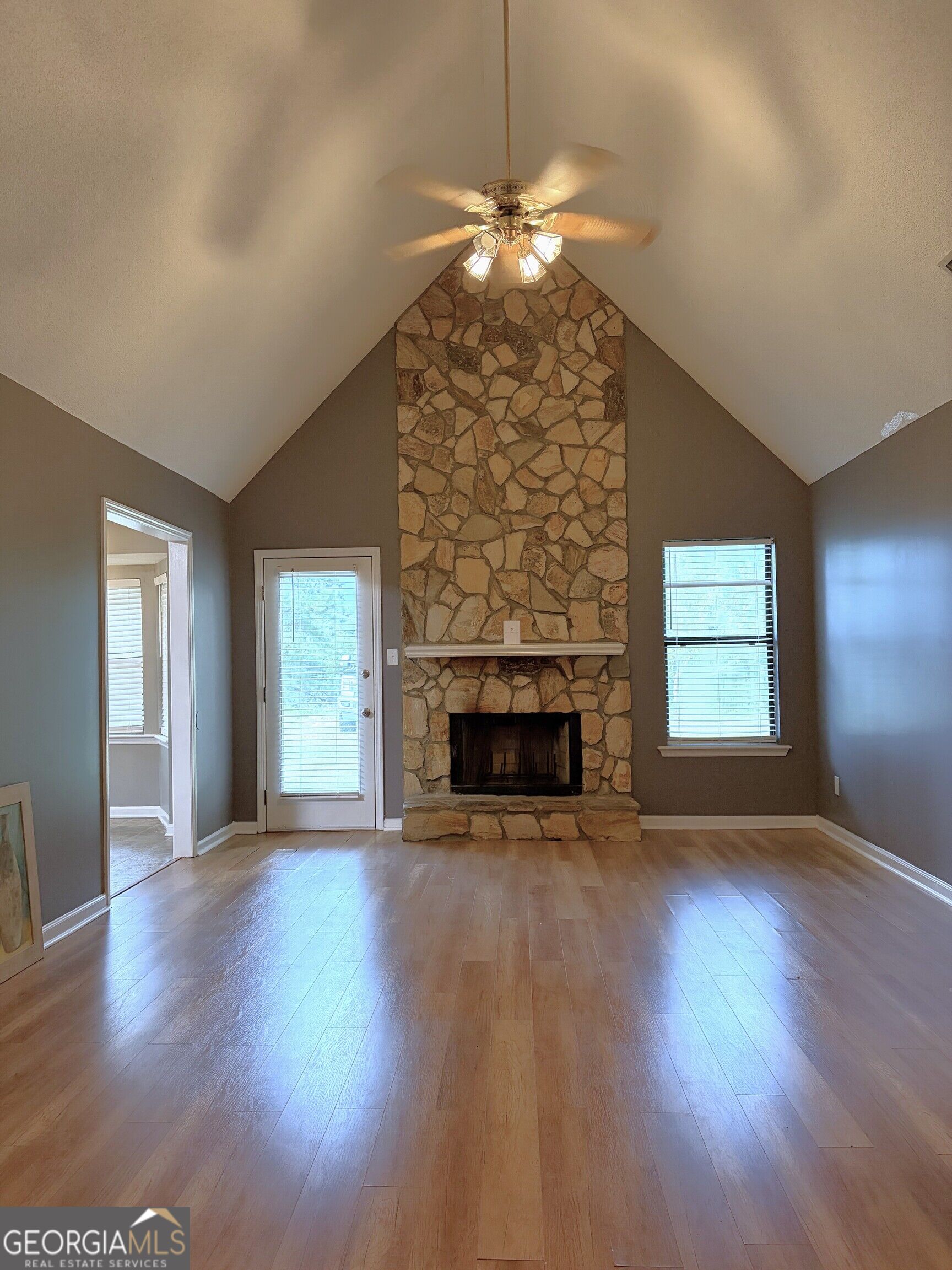 2707 Tara Heights Court Property Photo 8