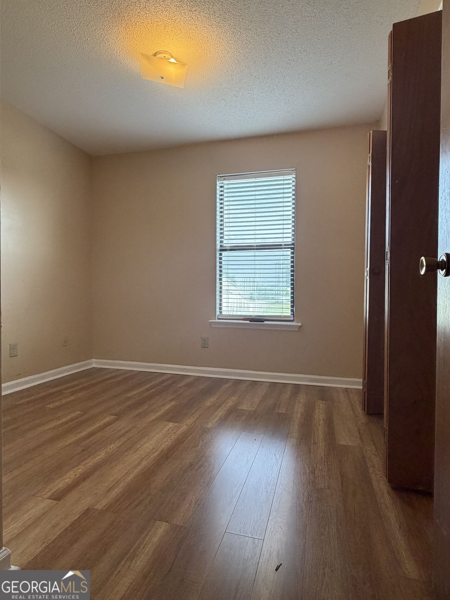 2707 Tara Heights Court Property Photo 11