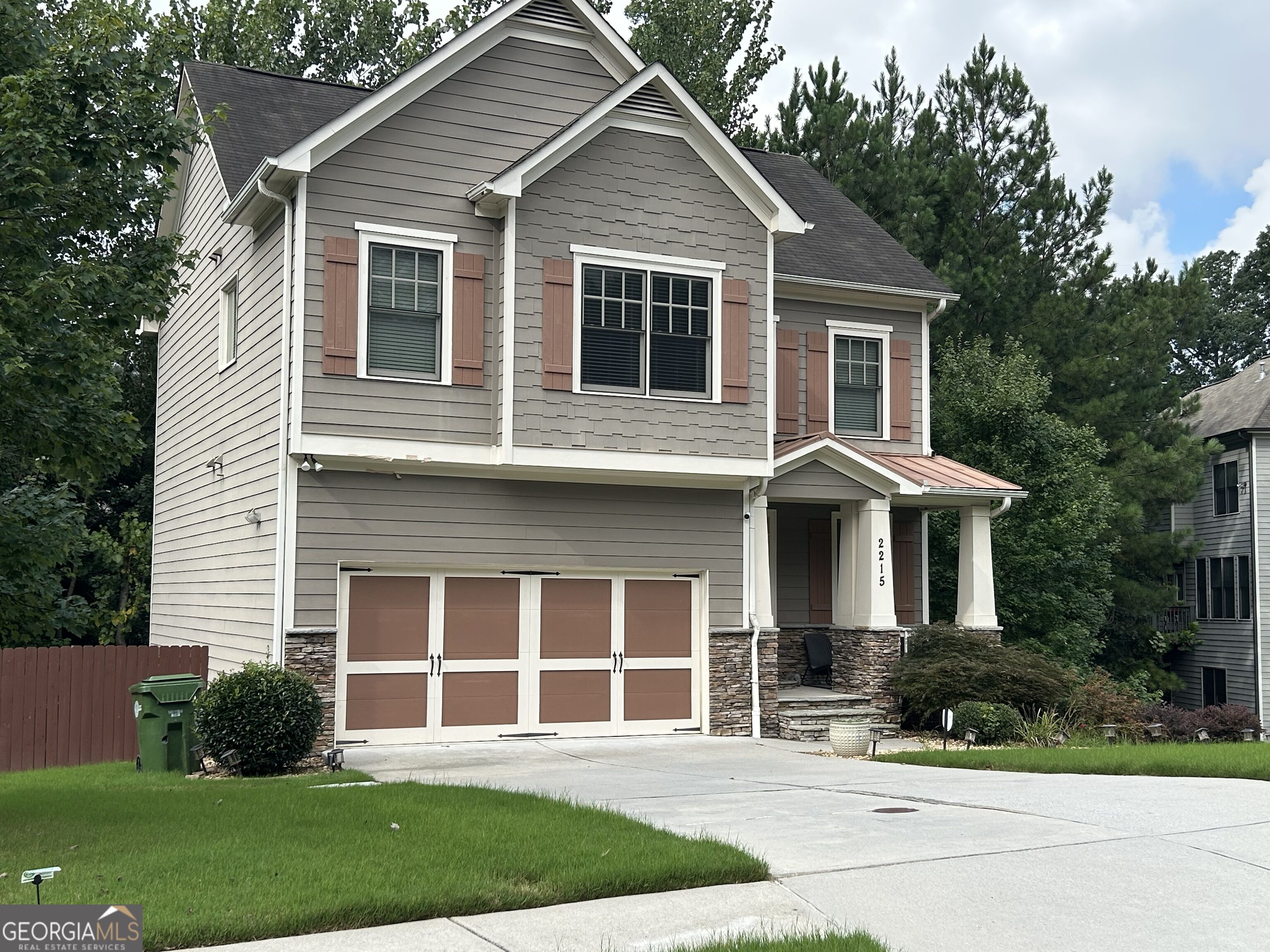 2215 Collins Ridge Drive Property Photo 4