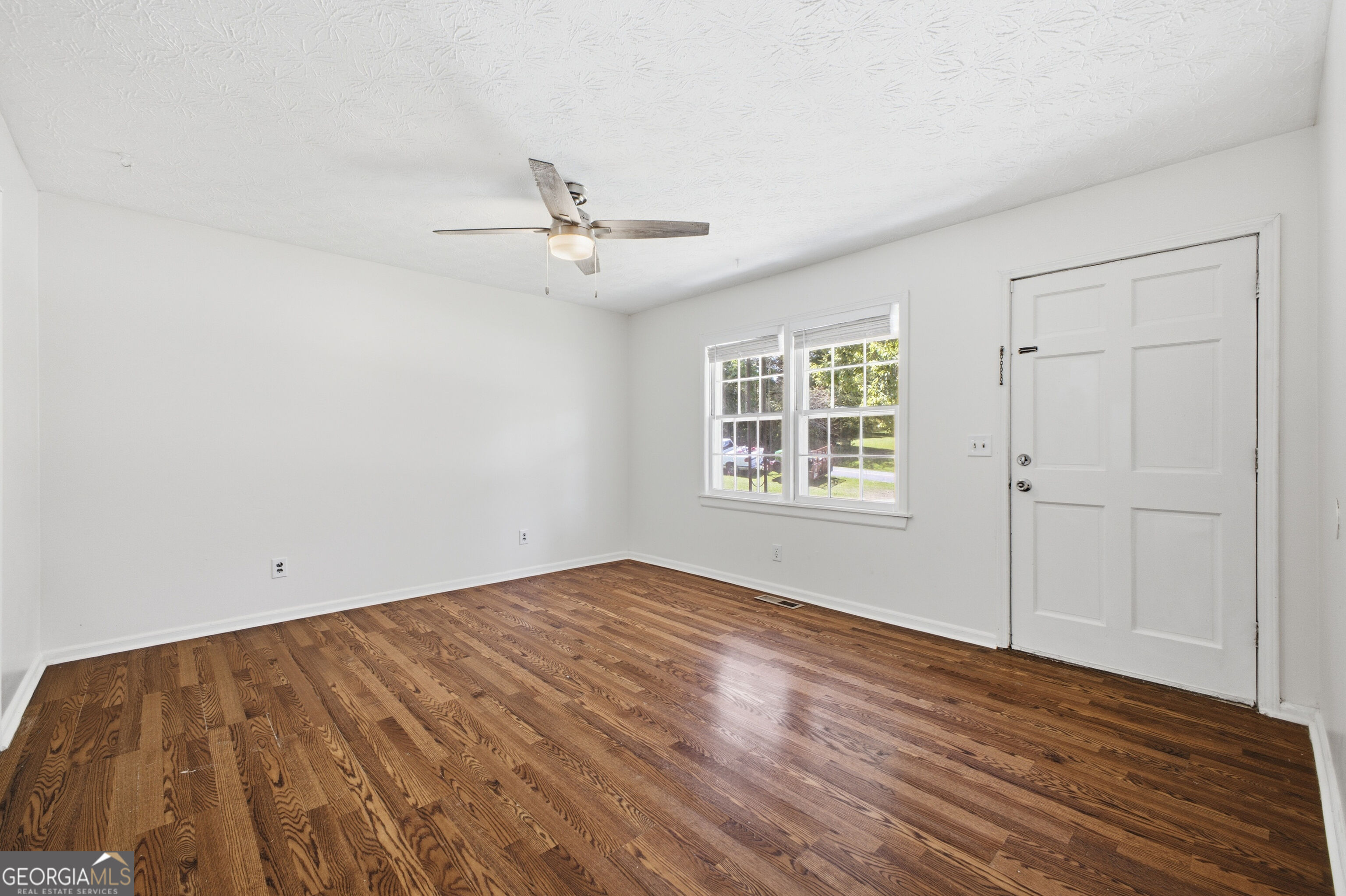 772 Compton Road Se Property Photo 4
