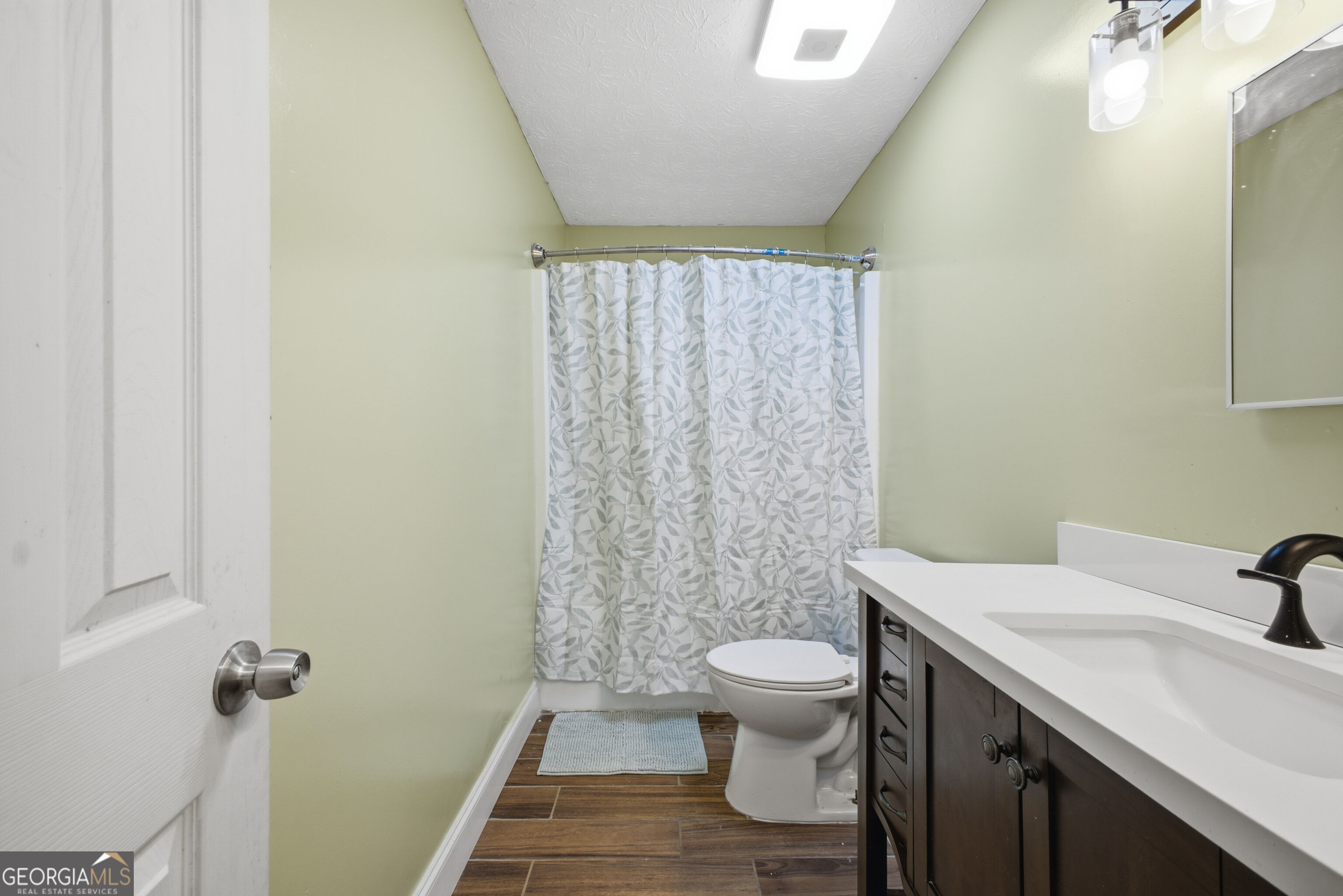 772 Compton Road Se Property Photo 6
