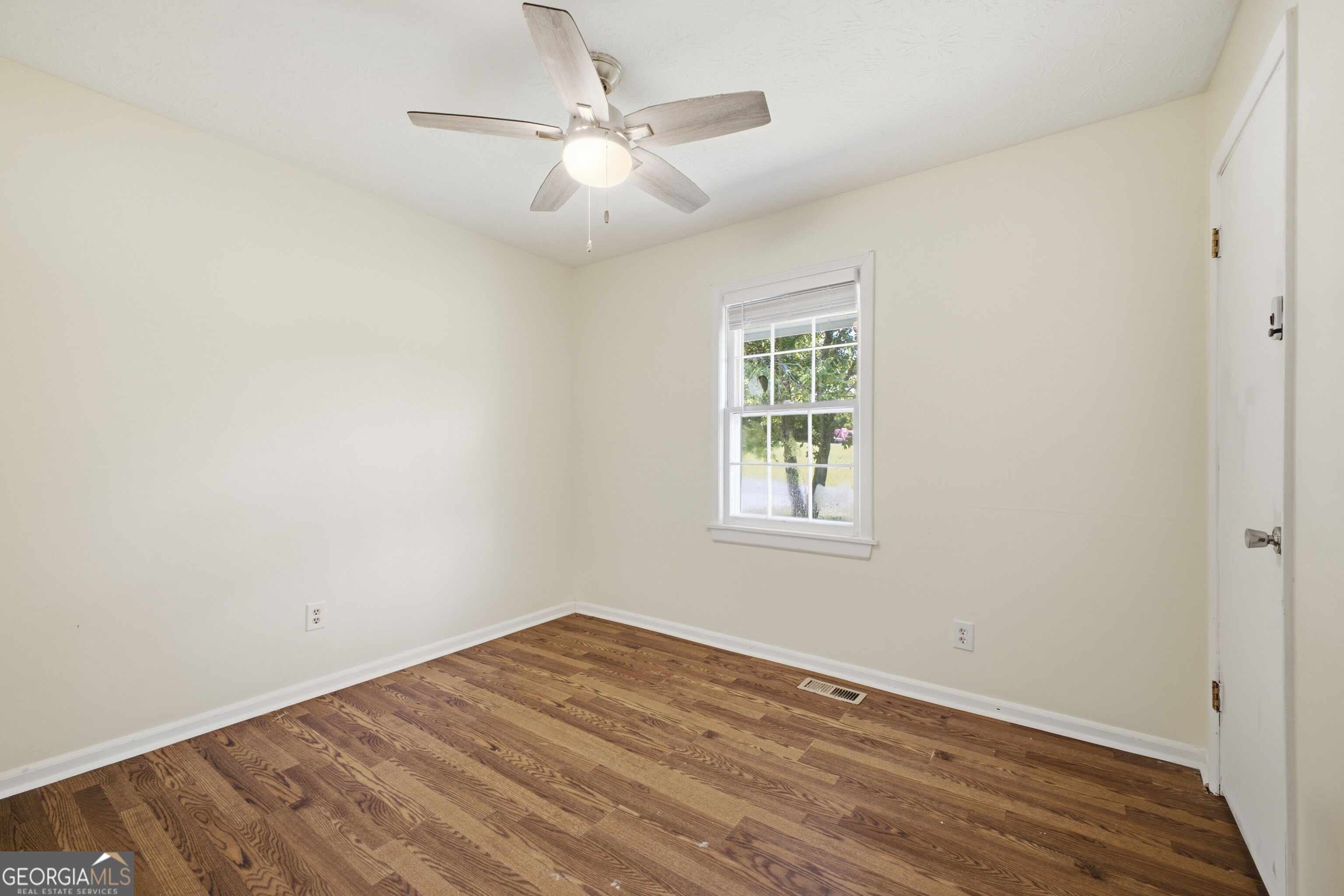 772 Compton Road Se Property Photo 9