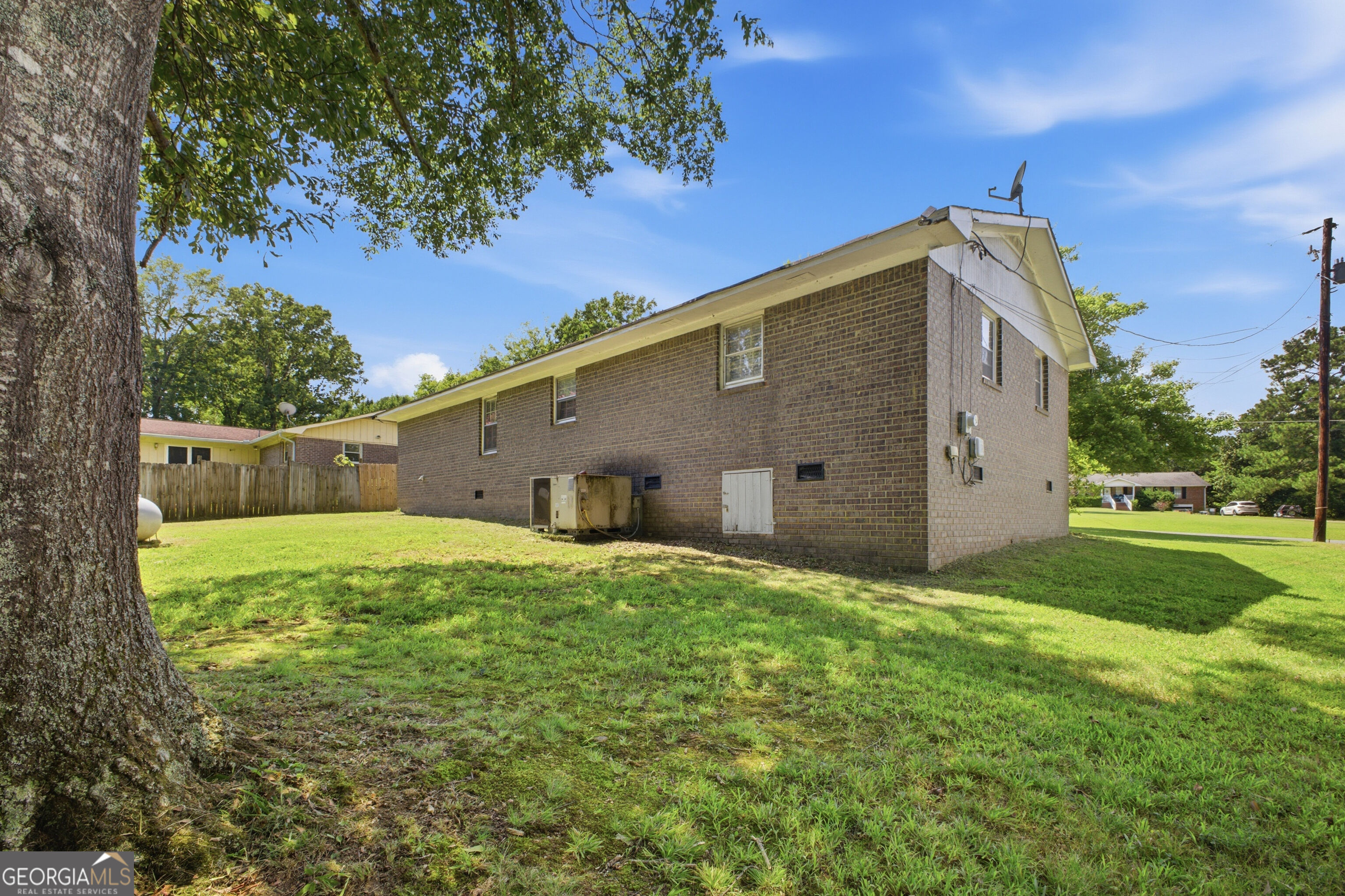 772 Compton Road Se Property Photo 11
