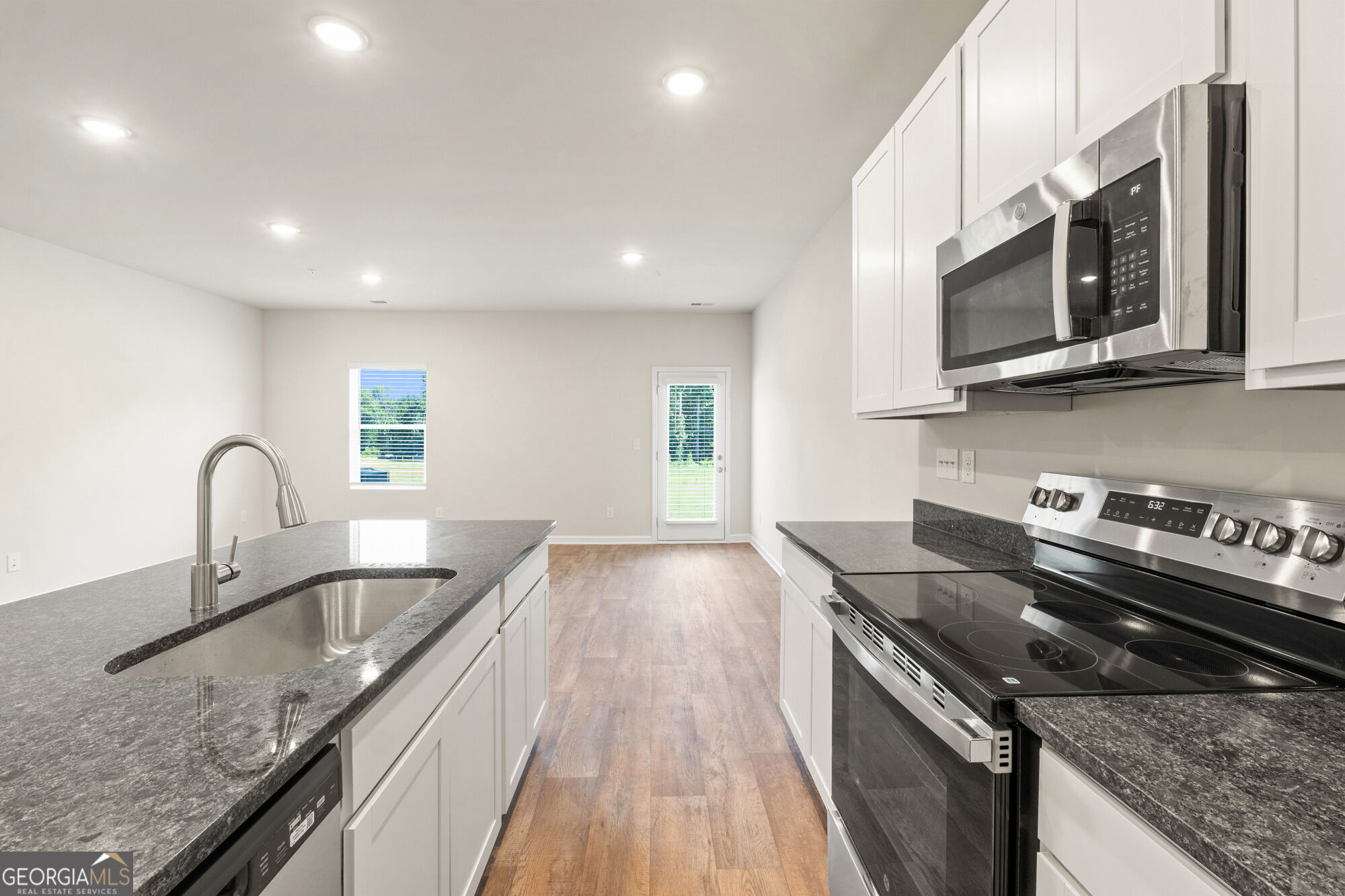 8312 Columbia Court Property Photo 17