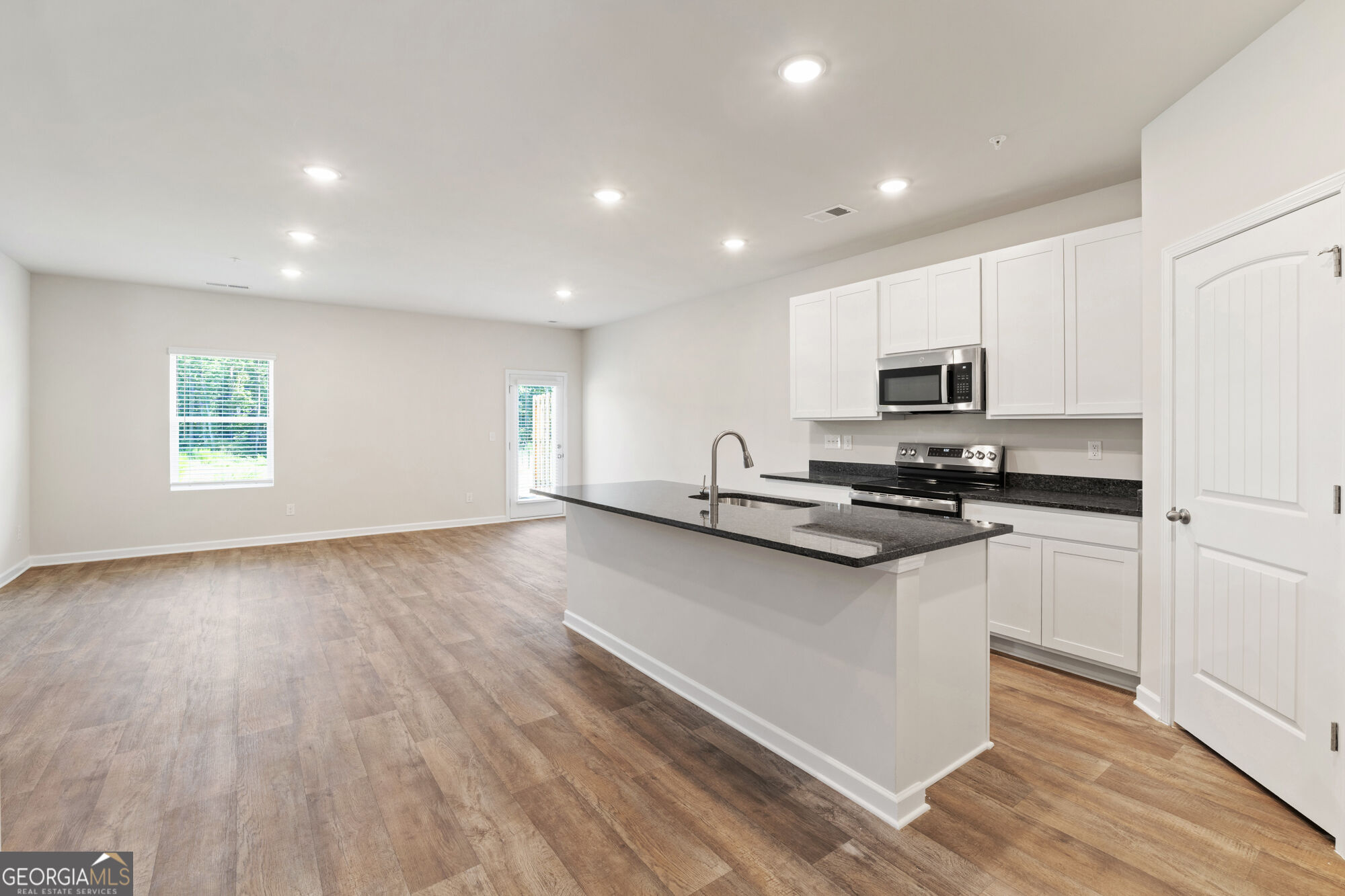 8312 Columbia Court Property Photo 18