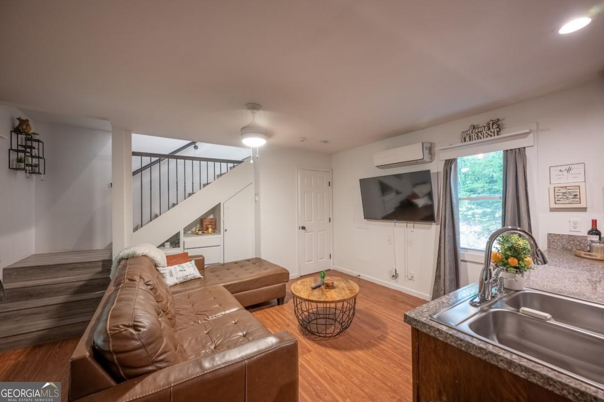 257 Pen Drive Property Photo 5