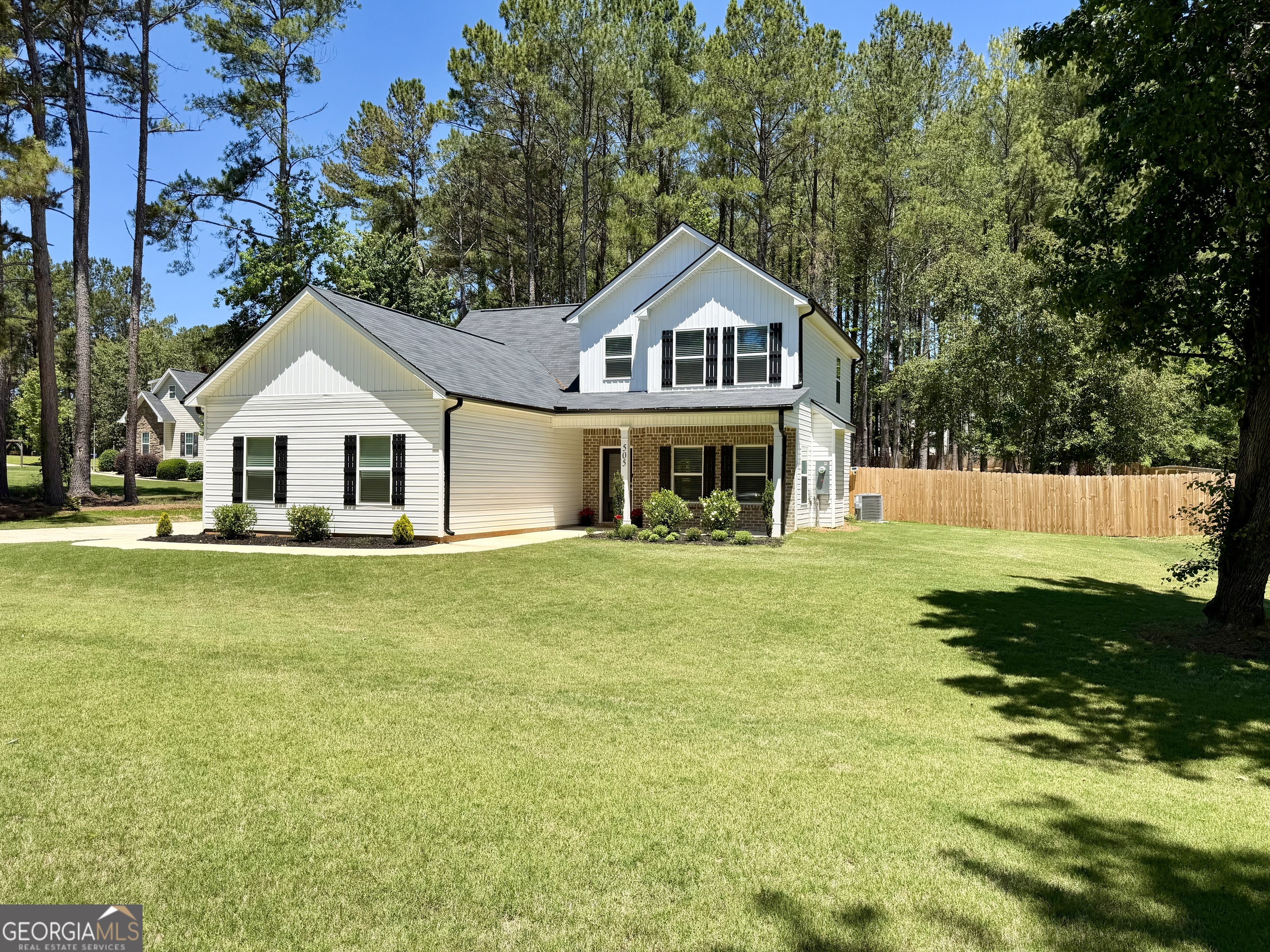 505 Kaitlin Circle Property Photo 3