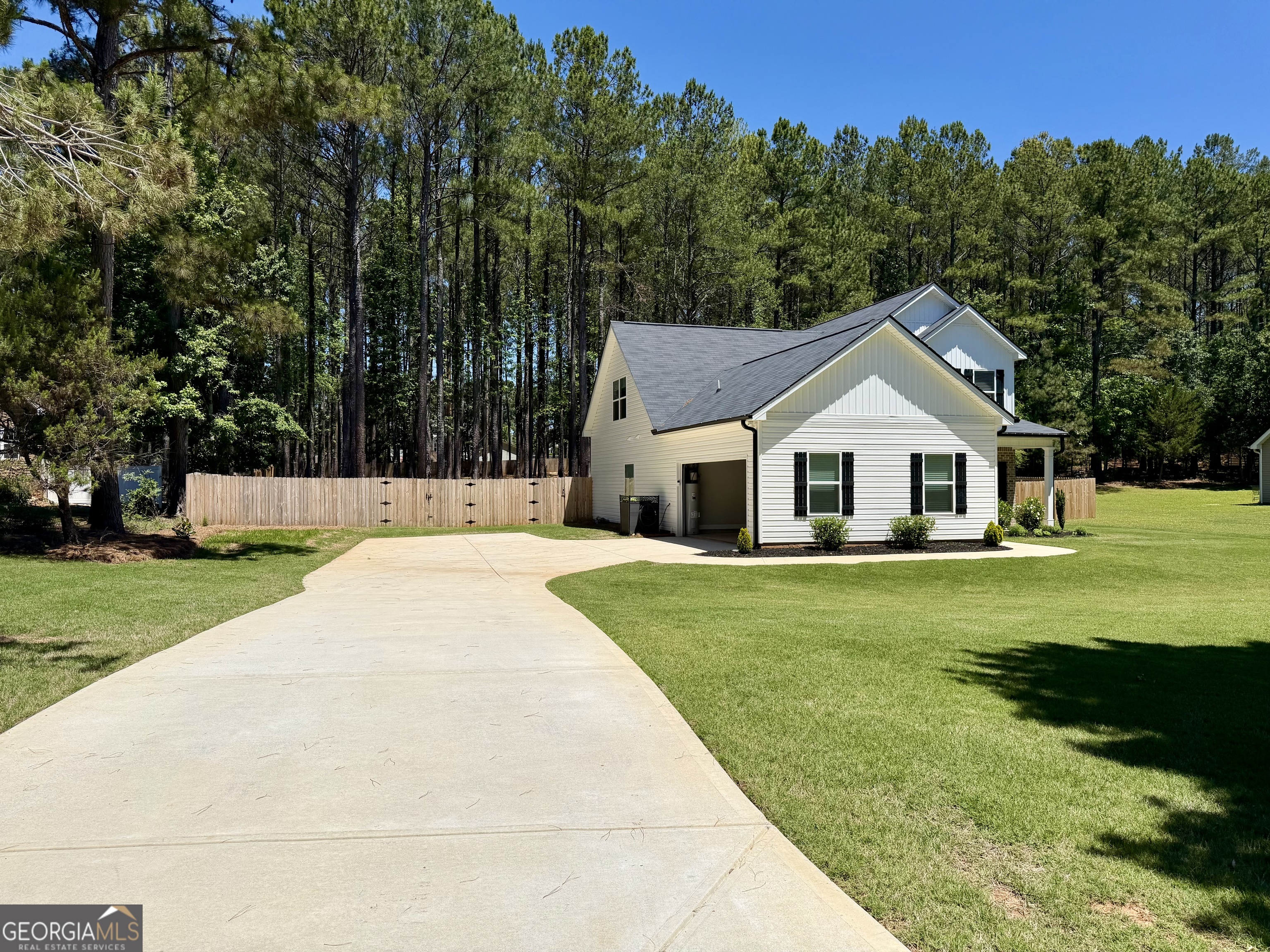 505 Kaitlin Circle Property Photo 4