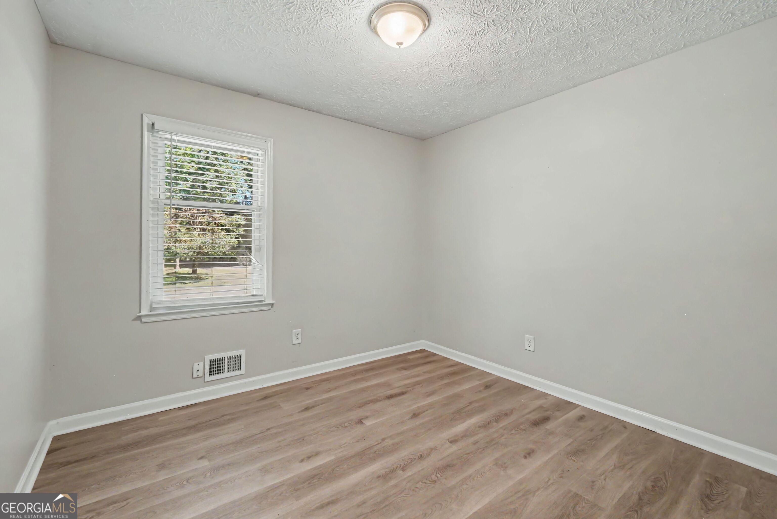 167 Hardy Circle Property Photo 16