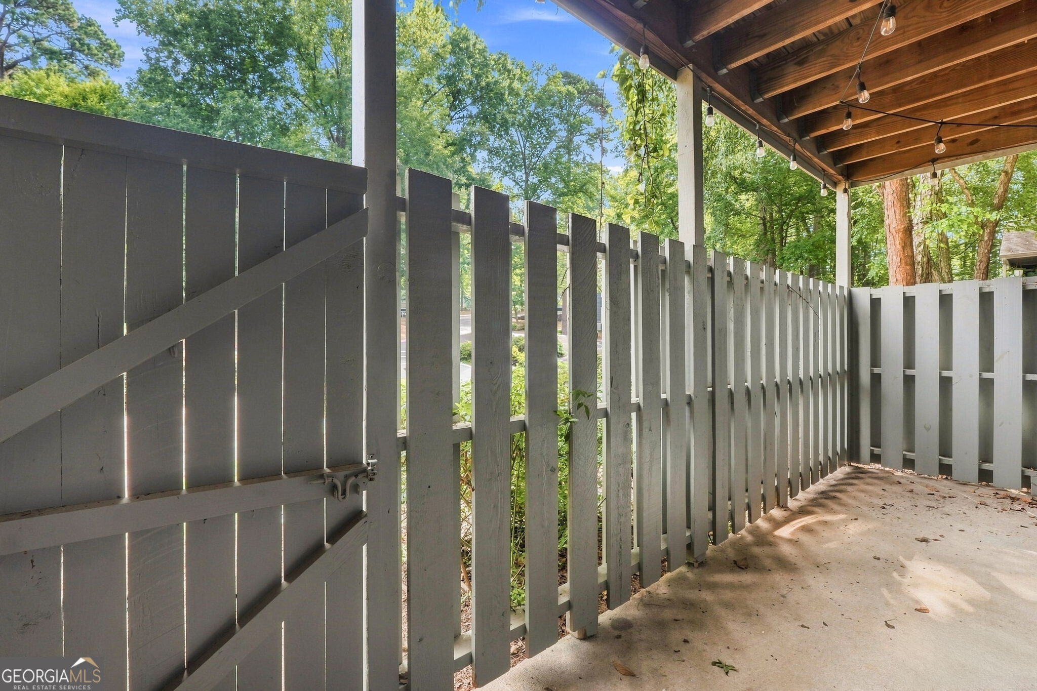 1402 N Crossing Drive Ne Property Photo 18