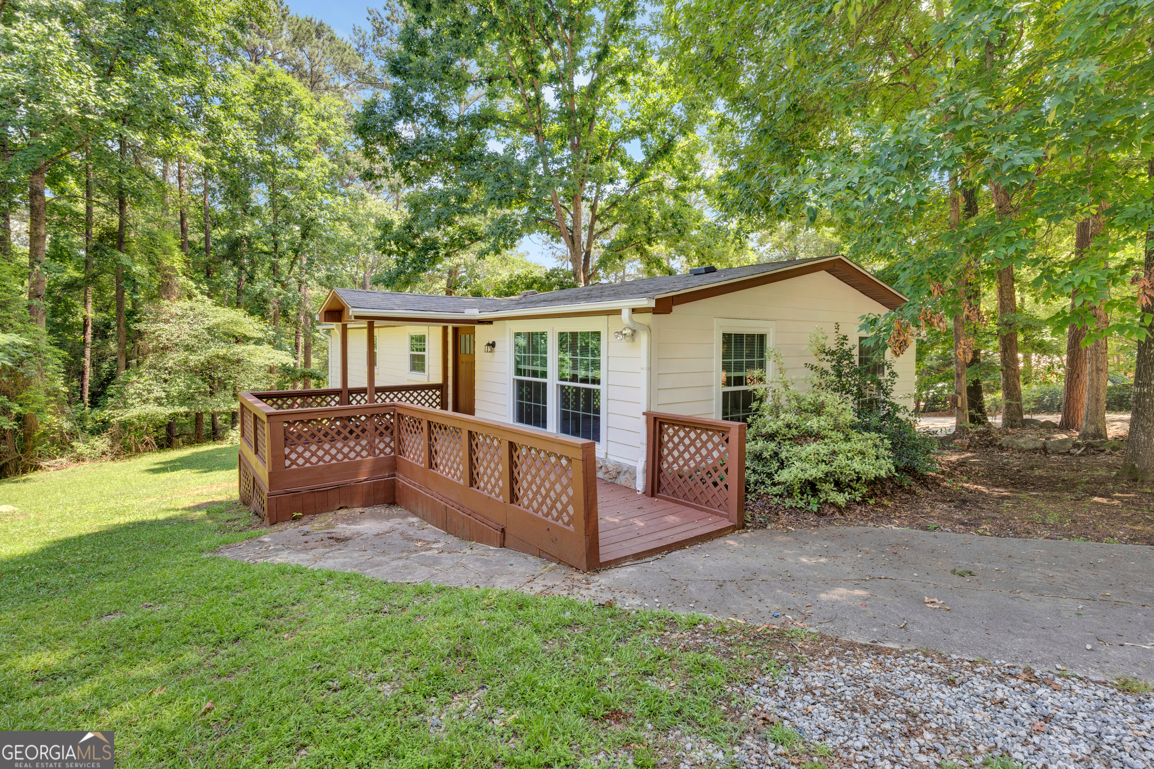 461 Cardinal Drive Property Photo 1