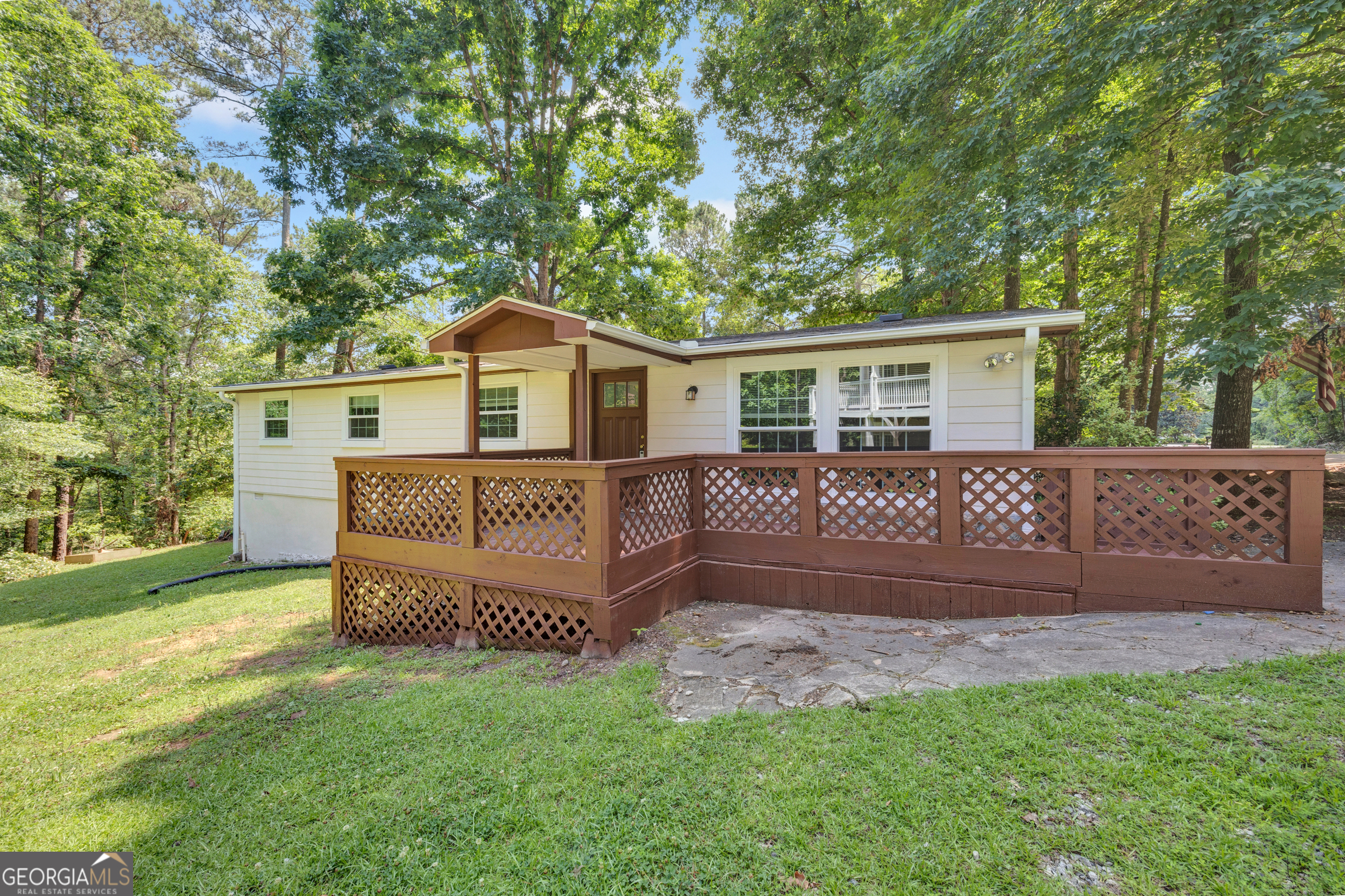 461 Cardinal Drive Property Photo 5