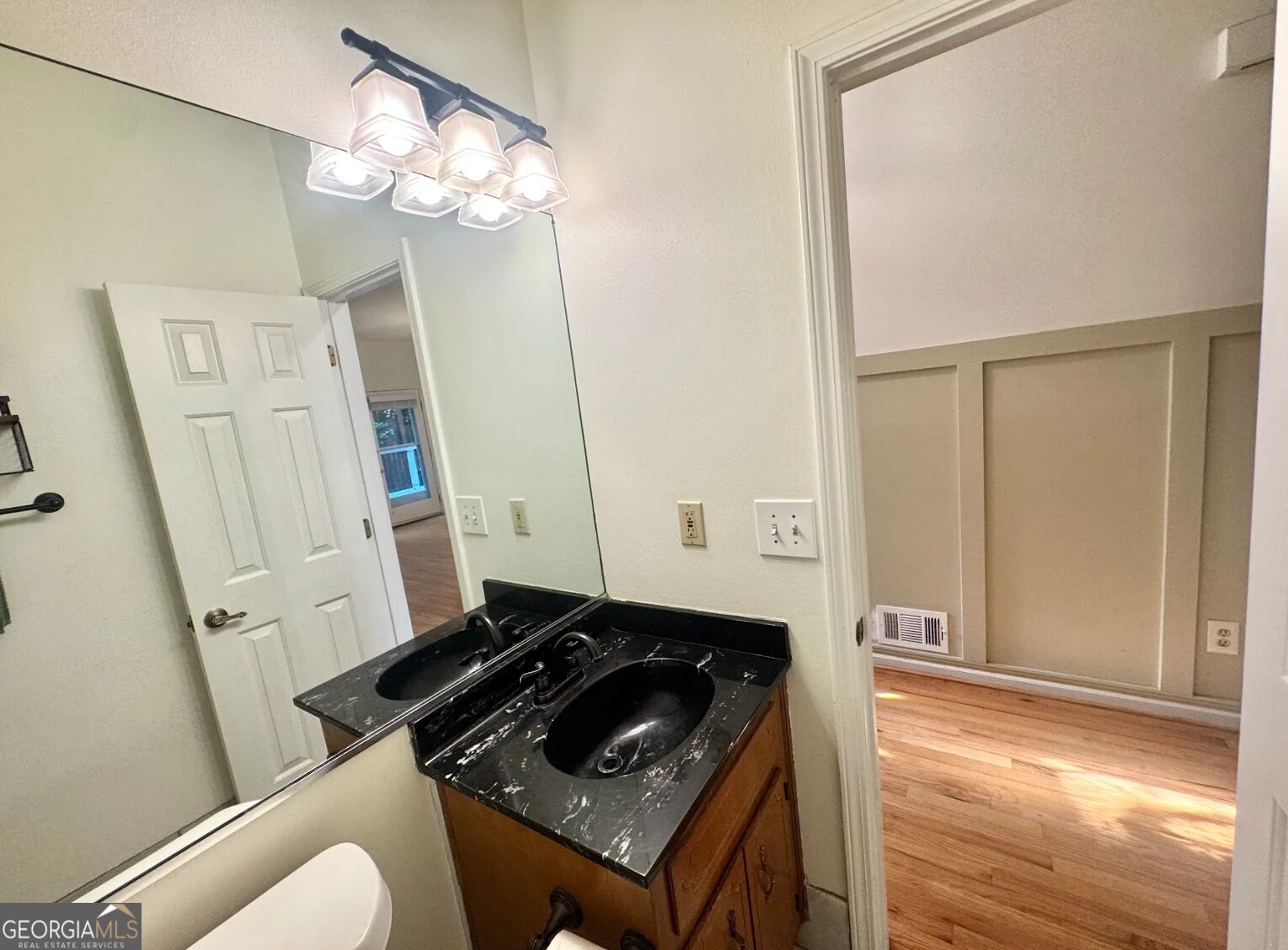 1439 Cambridge Common Property Photo 16